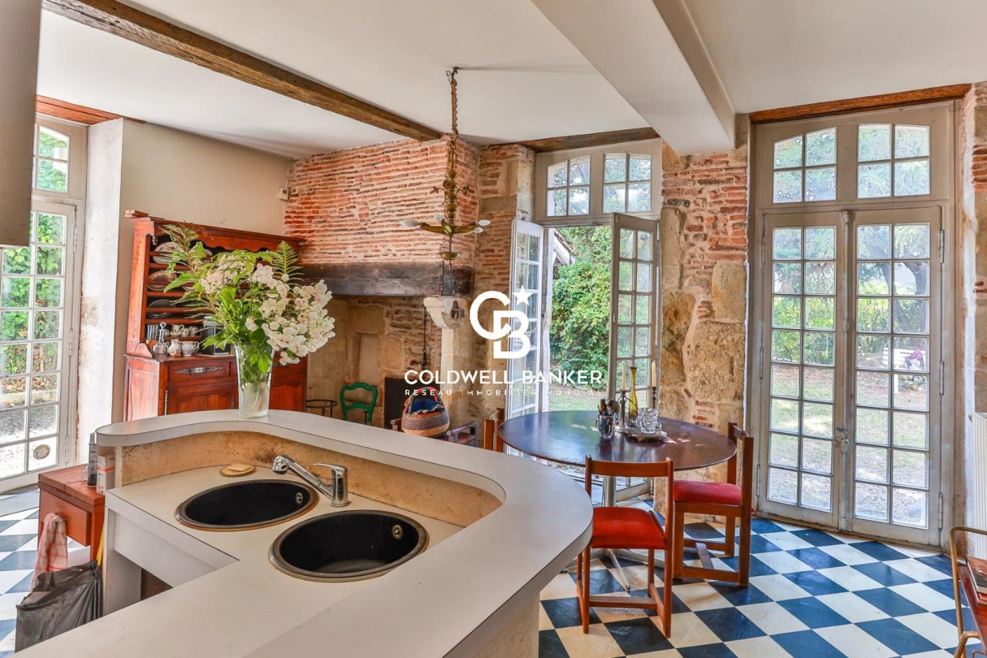 Manoir et musée privé à potentiel proche centre-ville Aire-sur-l’Adour