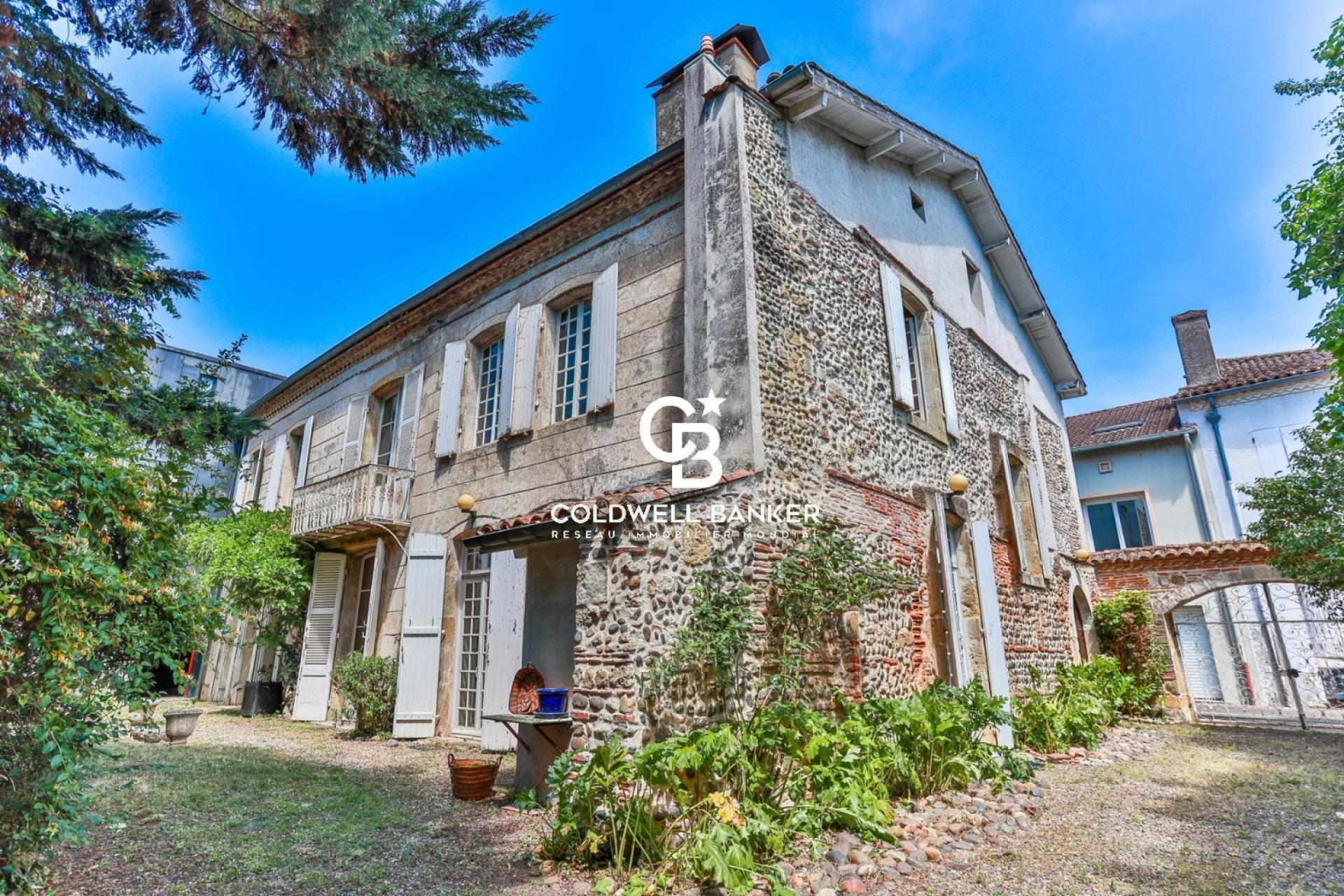 Manoir et musée privé à potentiel proche centre-ville Aire-sur-l’Adour