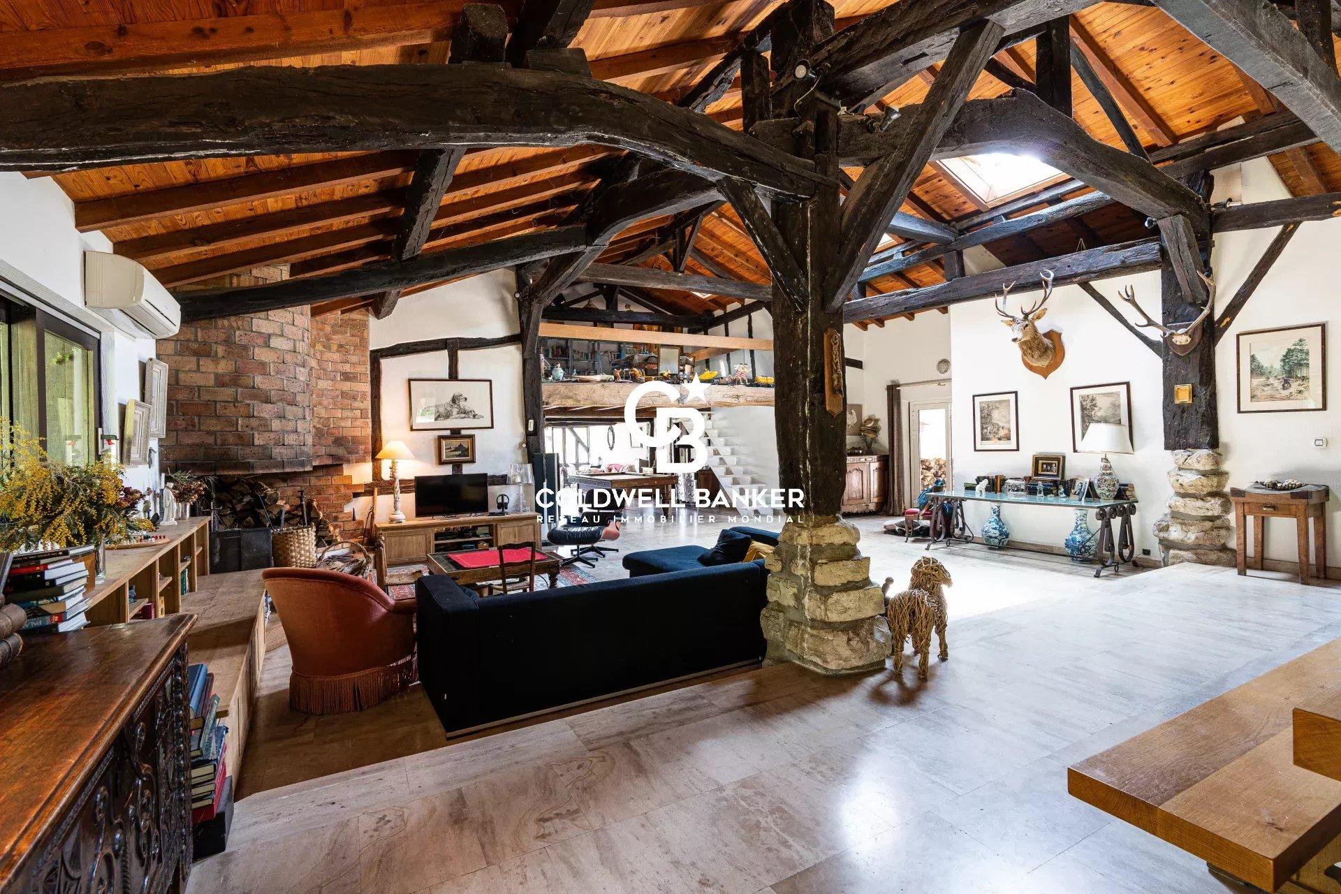 Propriété familiale sur un parc de 6500 m² avec piscine et terrain de tennis à vendre à Saint-Geours-de-Maremne