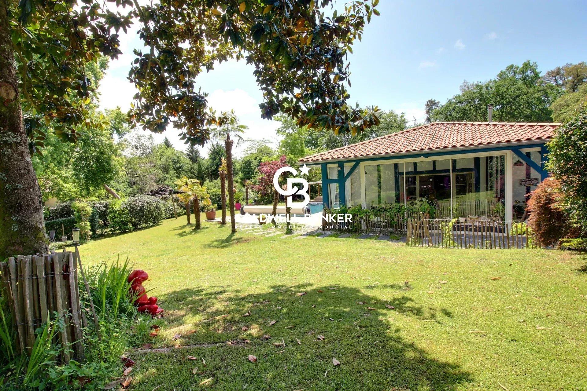Villa familiale à vendre à Seignosse - plain-pied avec piscine et grand terrain paysagé