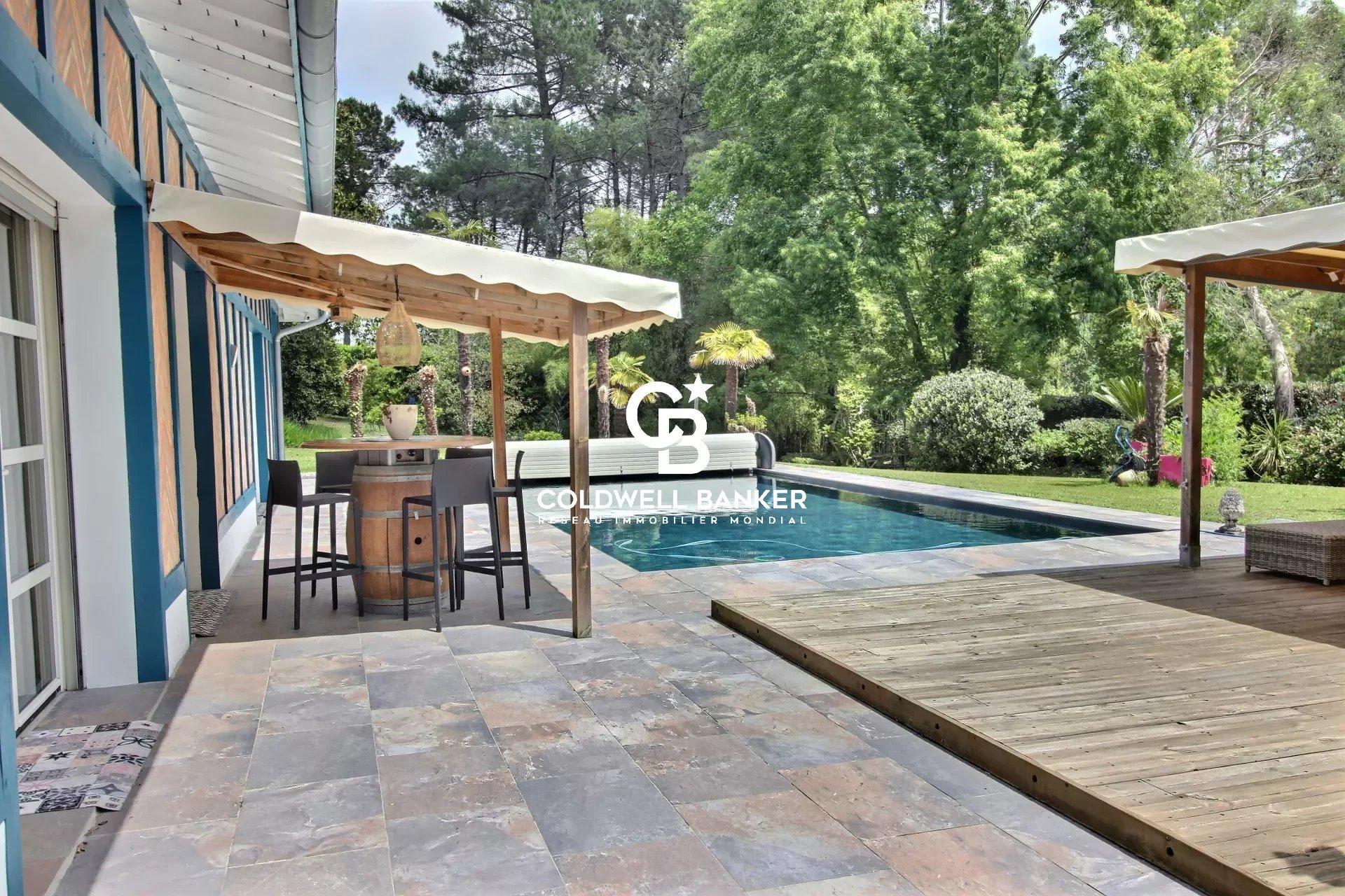 Villa familiale à vendre à Seignosse - plain-pied avec piscine et grand terrain paysagé