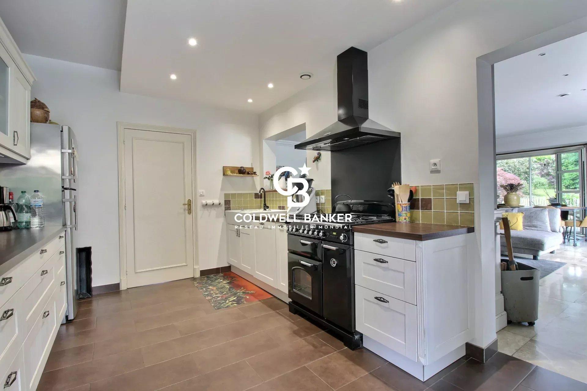 Villa familiale à vendre à Seignosse - plain-pied avec piscine et grand terrain paysagé