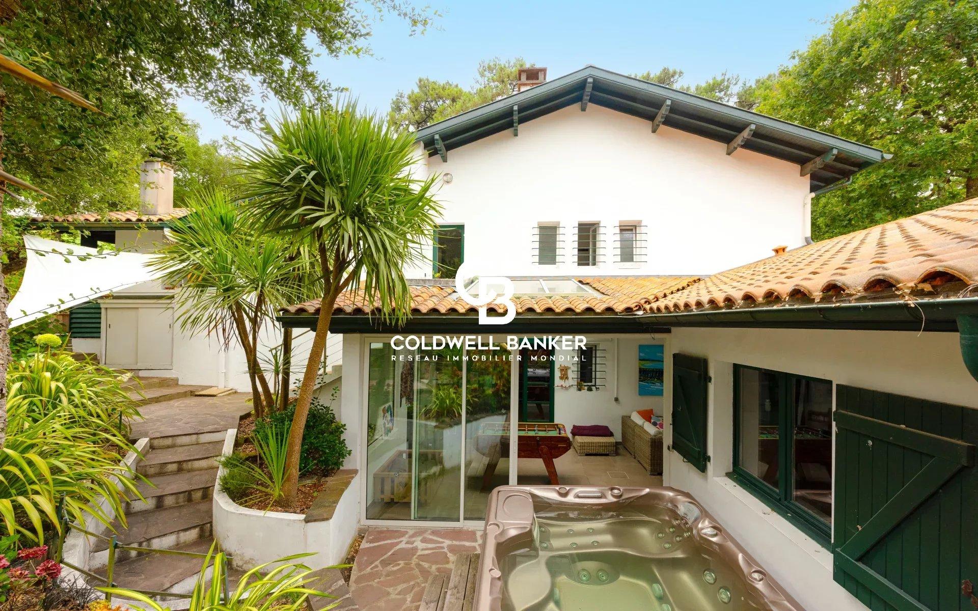 Maison rénovée à vendre à Hossegor - 4 chambres, jacuzzi et jardin paysager proche du lac