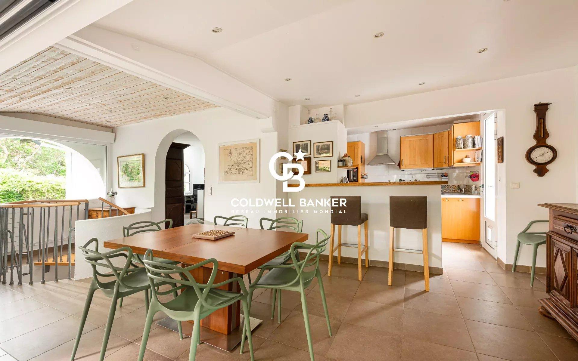 Maison rénovée à vendre à Hossegor - 4 chambres, jacuzzi et jardin paysager proche du lac