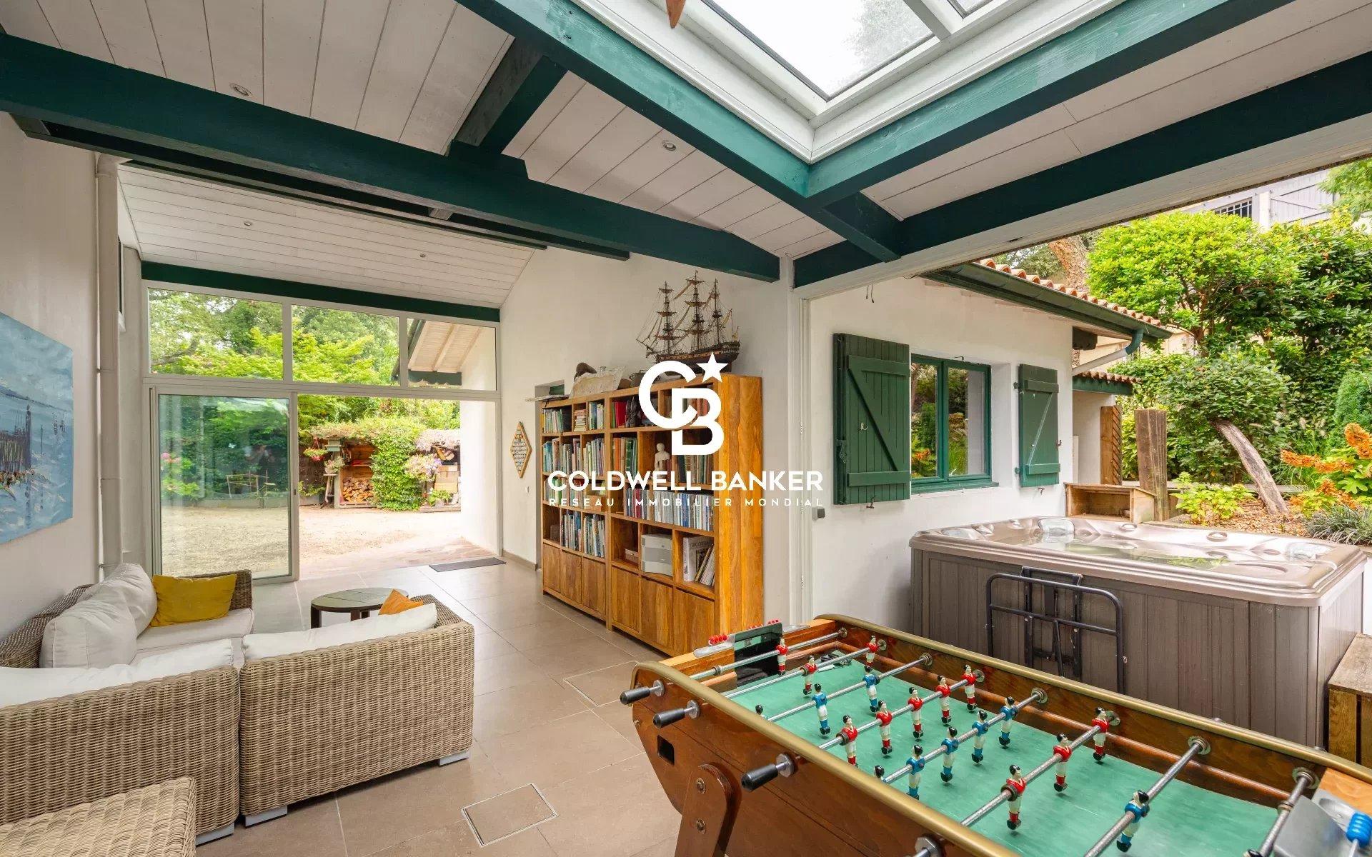 Maison rénovée à vendre à Hossegor - 4 chambres, jacuzzi et jardin paysager proche du lac