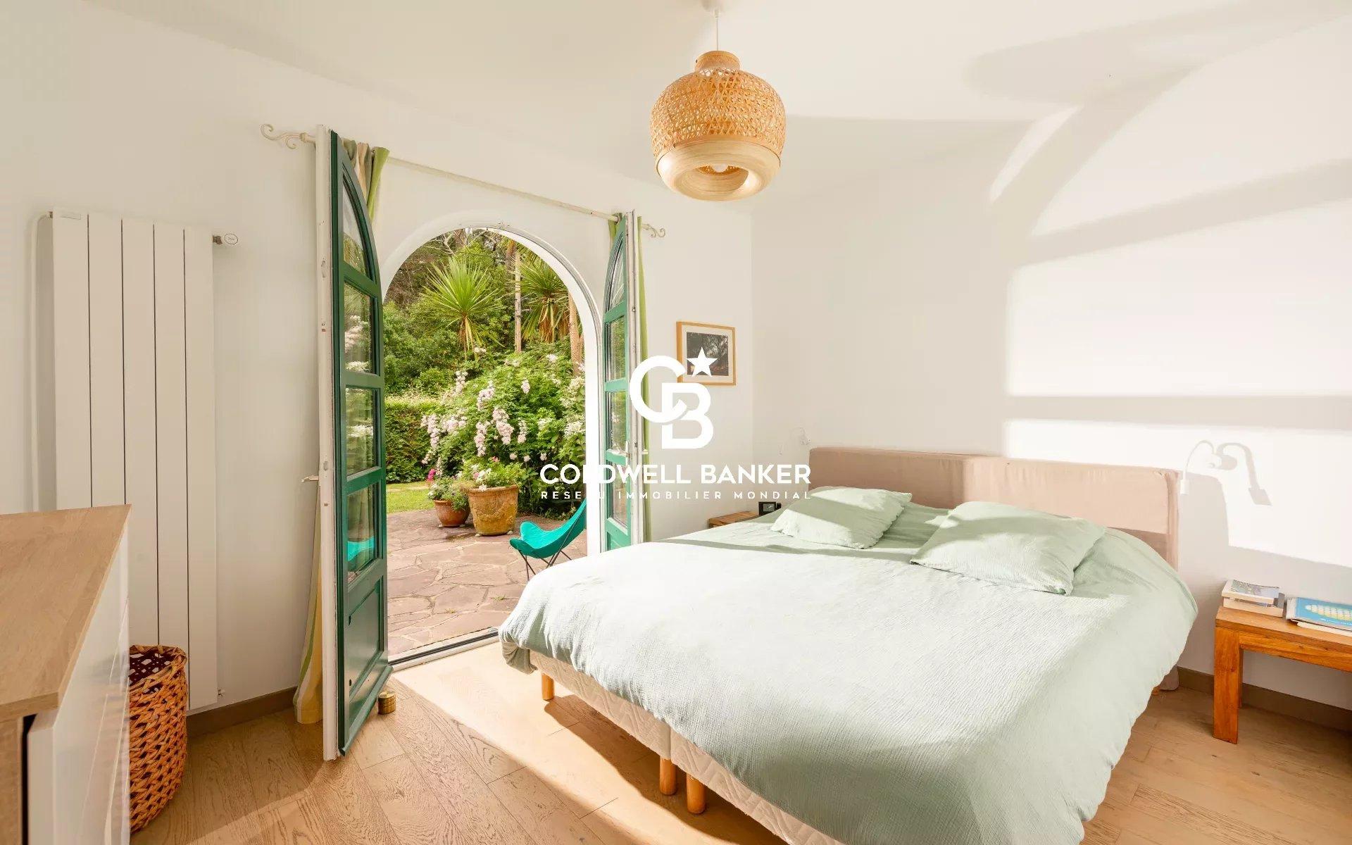 Maison rénovée à vendre à Hossegor - 4 chambres, jacuzzi et jardin paysager proche du lac