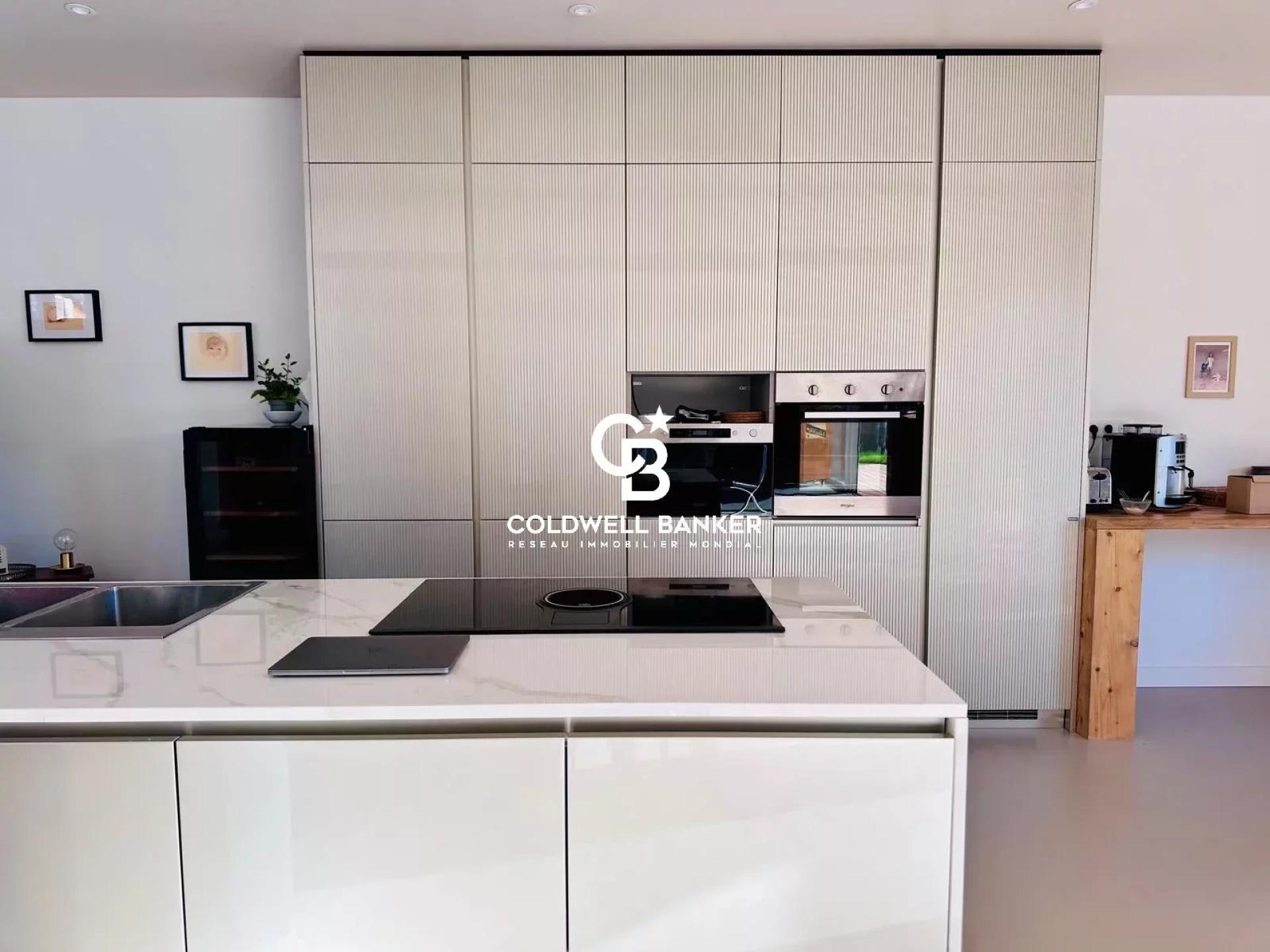 Villa à vendre à Seignosse -  contemporaine 240 m², avec piscine et studio indépendant