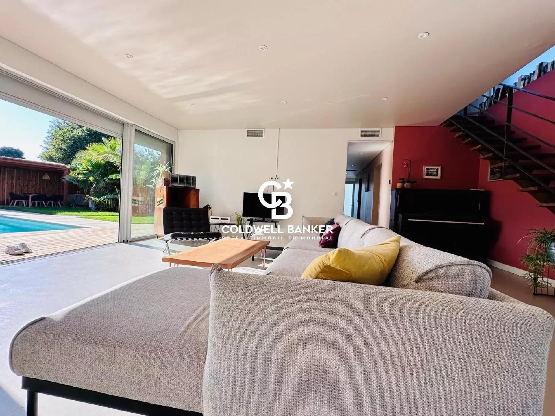 Villa à vendre à Seignosse -  contemporaine 240 m², avec piscine et studio indépendant