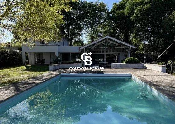 Ancien chai rénové à vendre à Seignosse Bourg - 194 m², 6 chambres, jardin de 1 750 m²