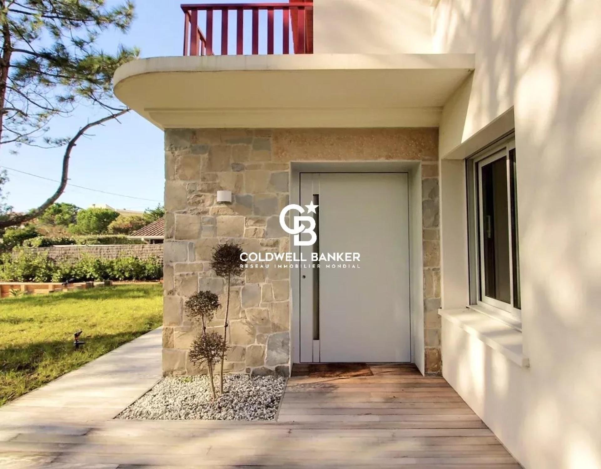 Villa contemporaine à vendre à Hossegor - prestations haut de gamme, piscine, plage à 100 mètres
