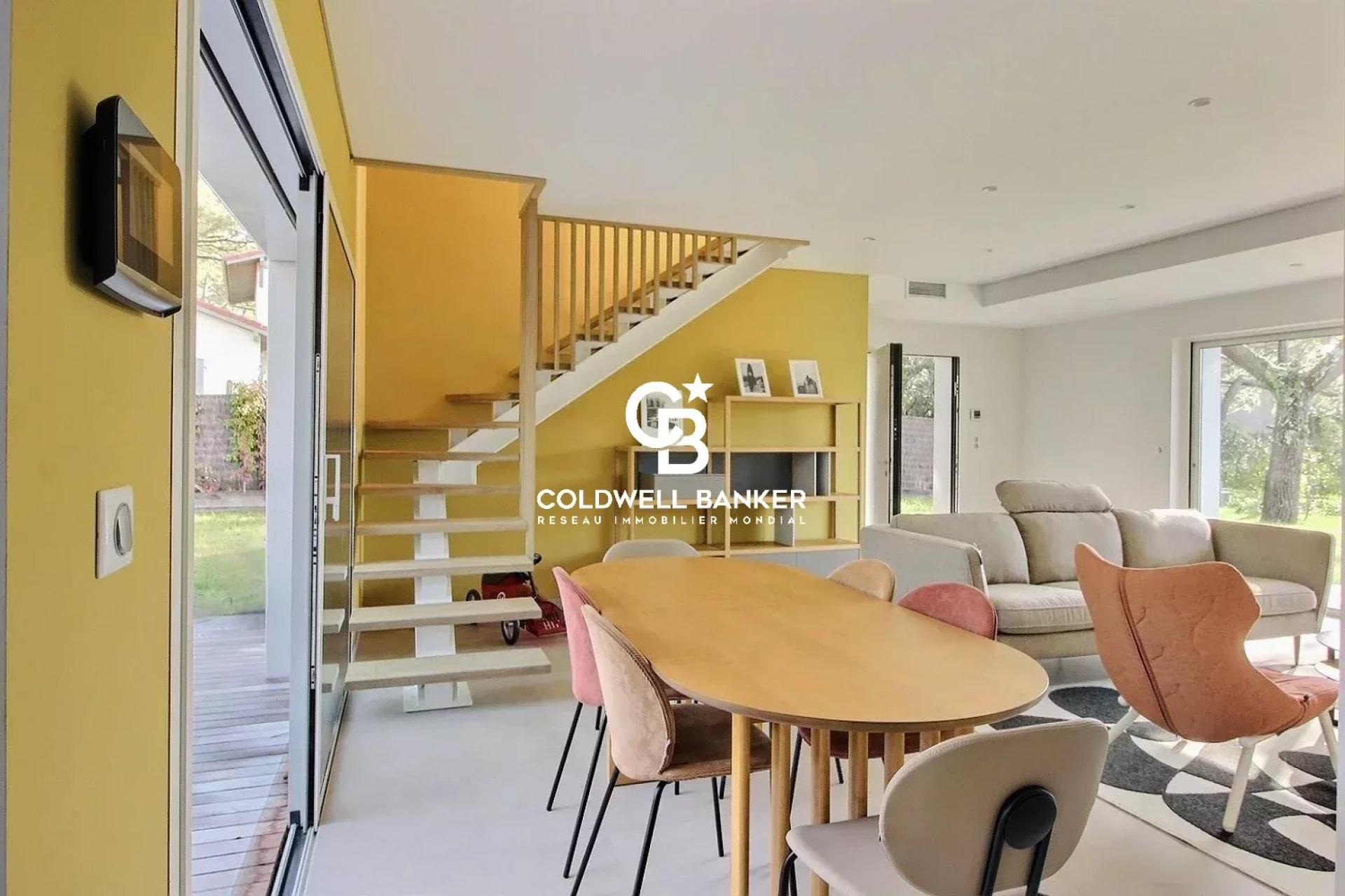 Villa contemporaine à vendre à Hossegor - prestations haut de gamme, piscine, plage à 100 mètres
