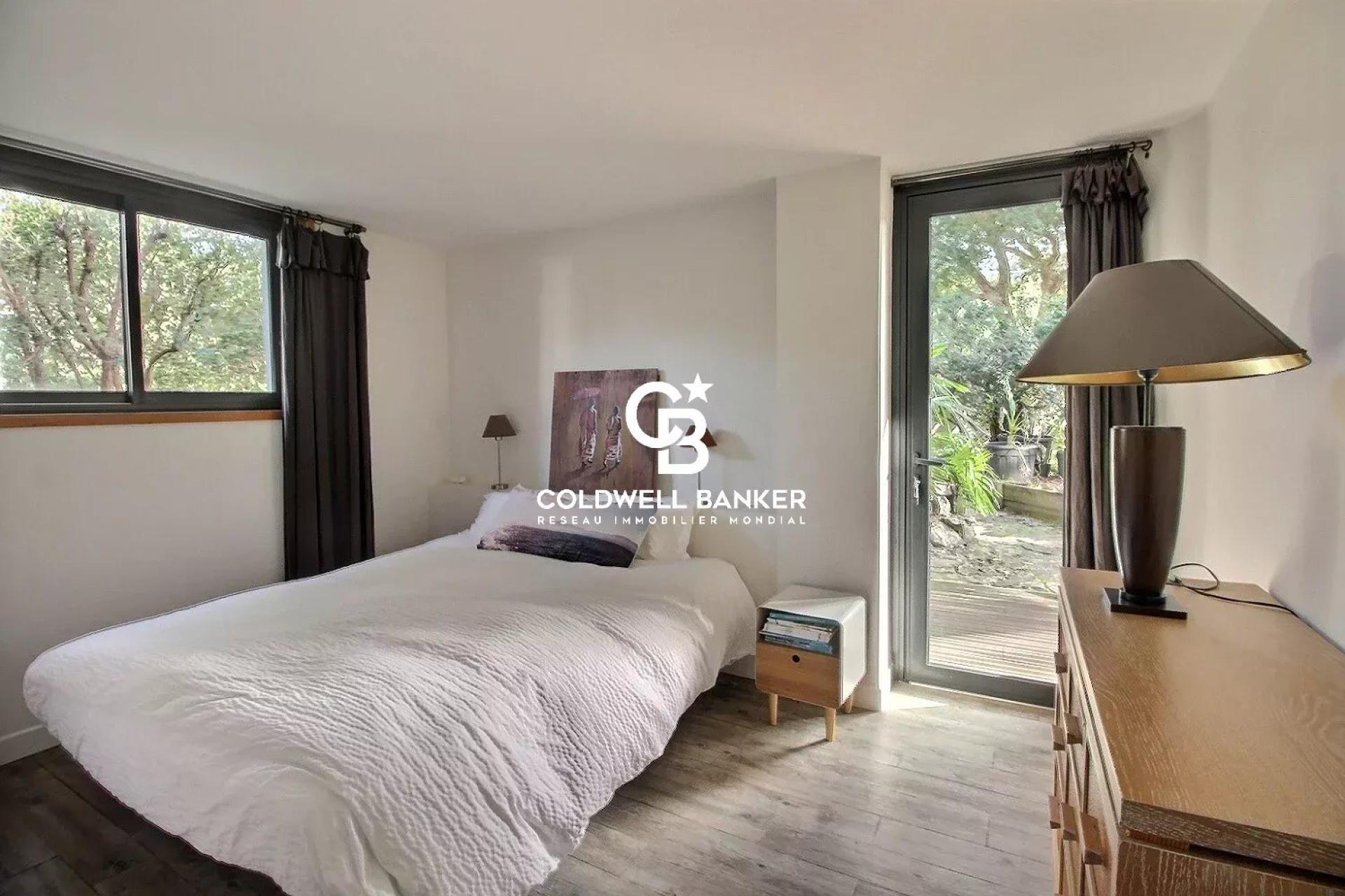 Villa d'exception à vendre entre lac et océan à Hossegor - 200 m2, 6 chambres, grand jardin et terrasses