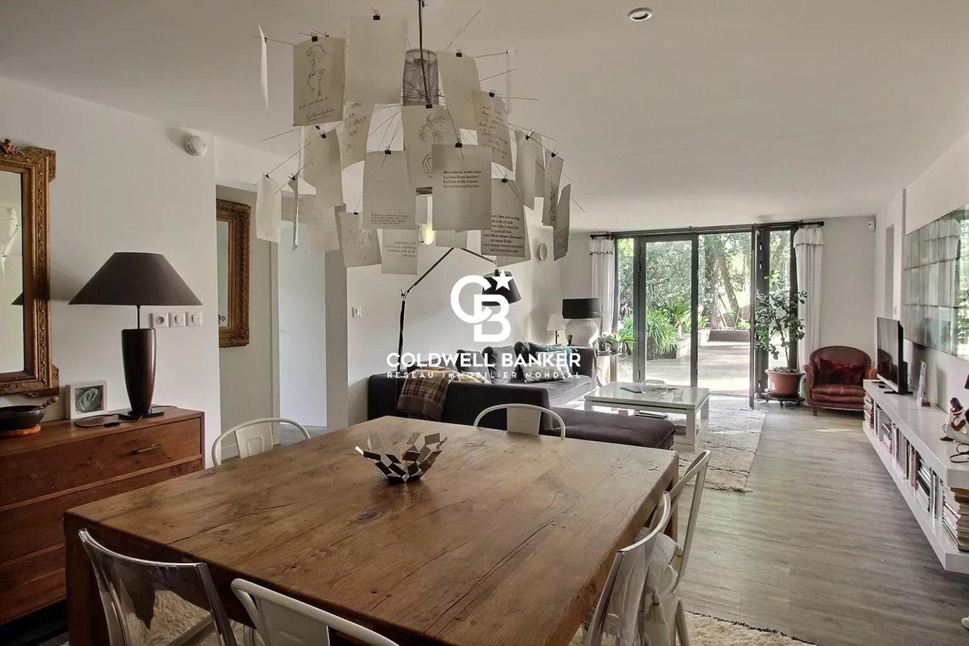 Villa d'exception à vendre entre lac et océan à Hossegor - 200 m2, 6 chambres, grand jardin et terrasses