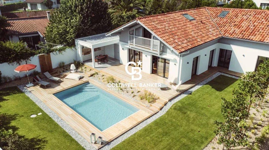 Maison à vendre à Anglet - propriété de prestige avec piscine et grand garage