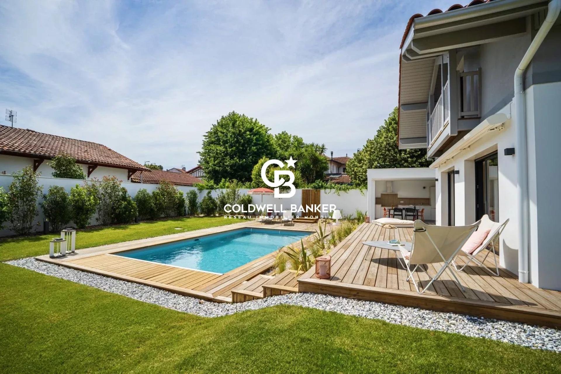 Maison à vendre à Anglet - propriété de prestige avec piscine et grand garage