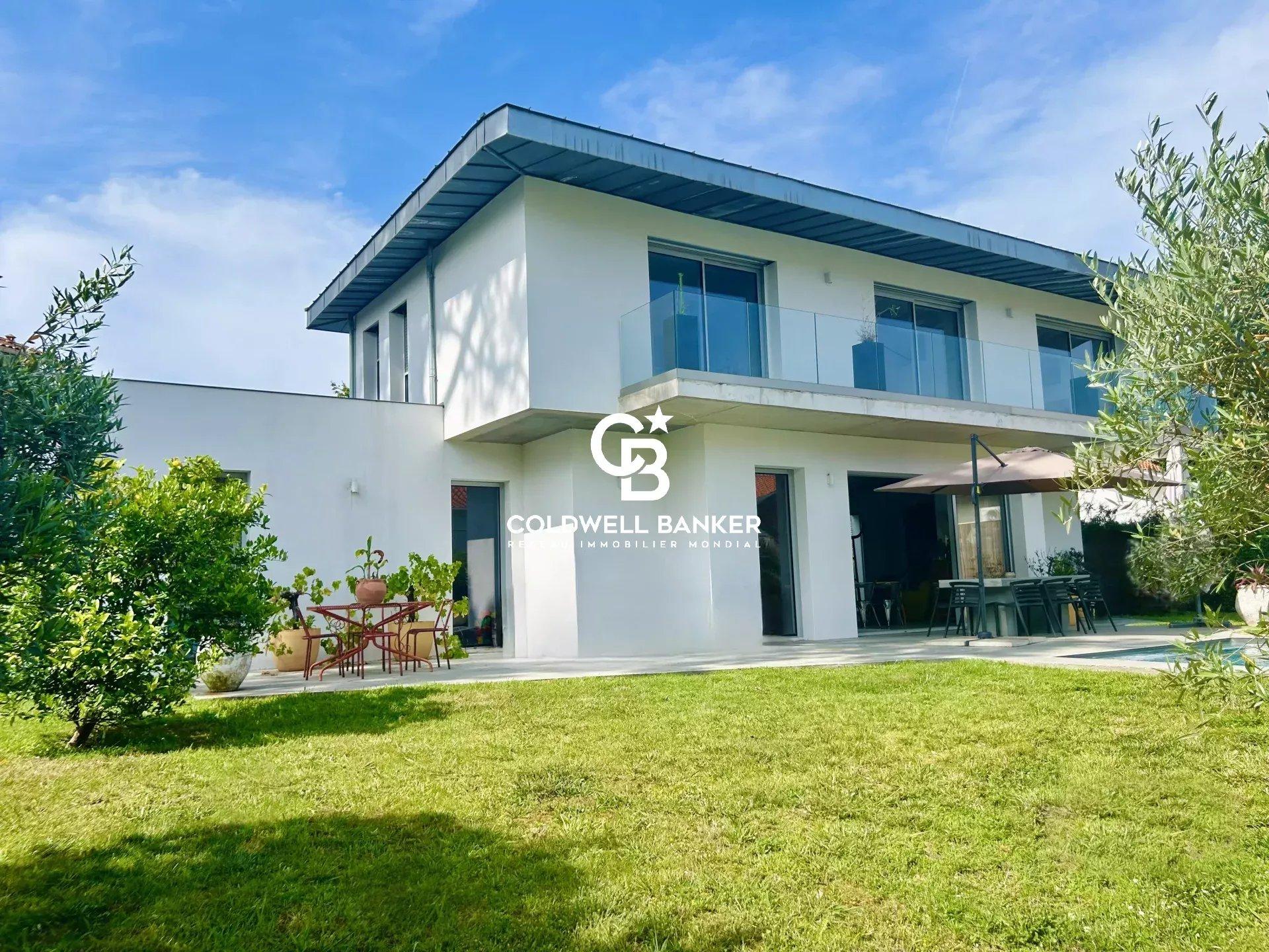 Maison d’architecte à vendre à Capbreton - 5 chambres et piscine proche du port