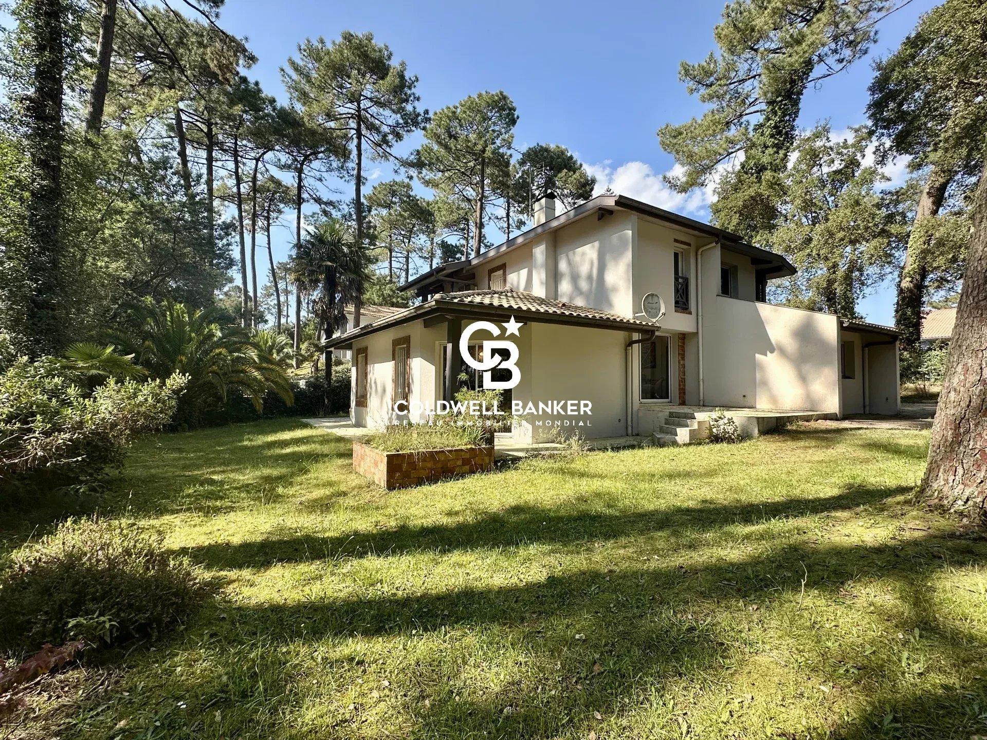 Maison à vendre à Hossegor entre golf et centre-ville - 4 chambres, grand jardin paysager