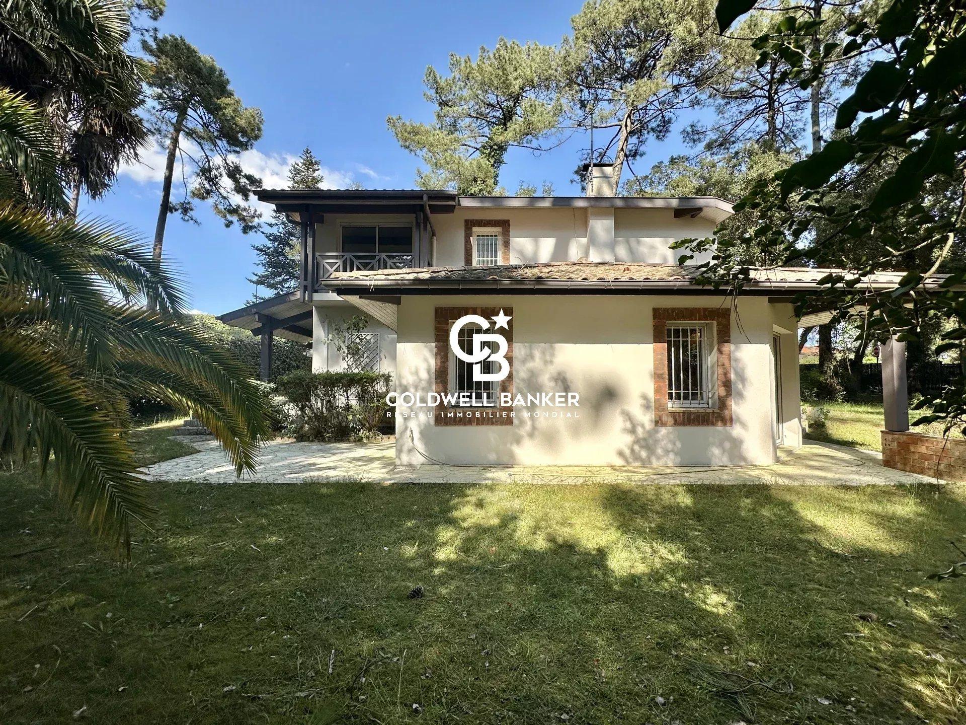 Maison à vendre à Hossegor entre golf et centre-ville - 4 chambres, grand jardin paysager