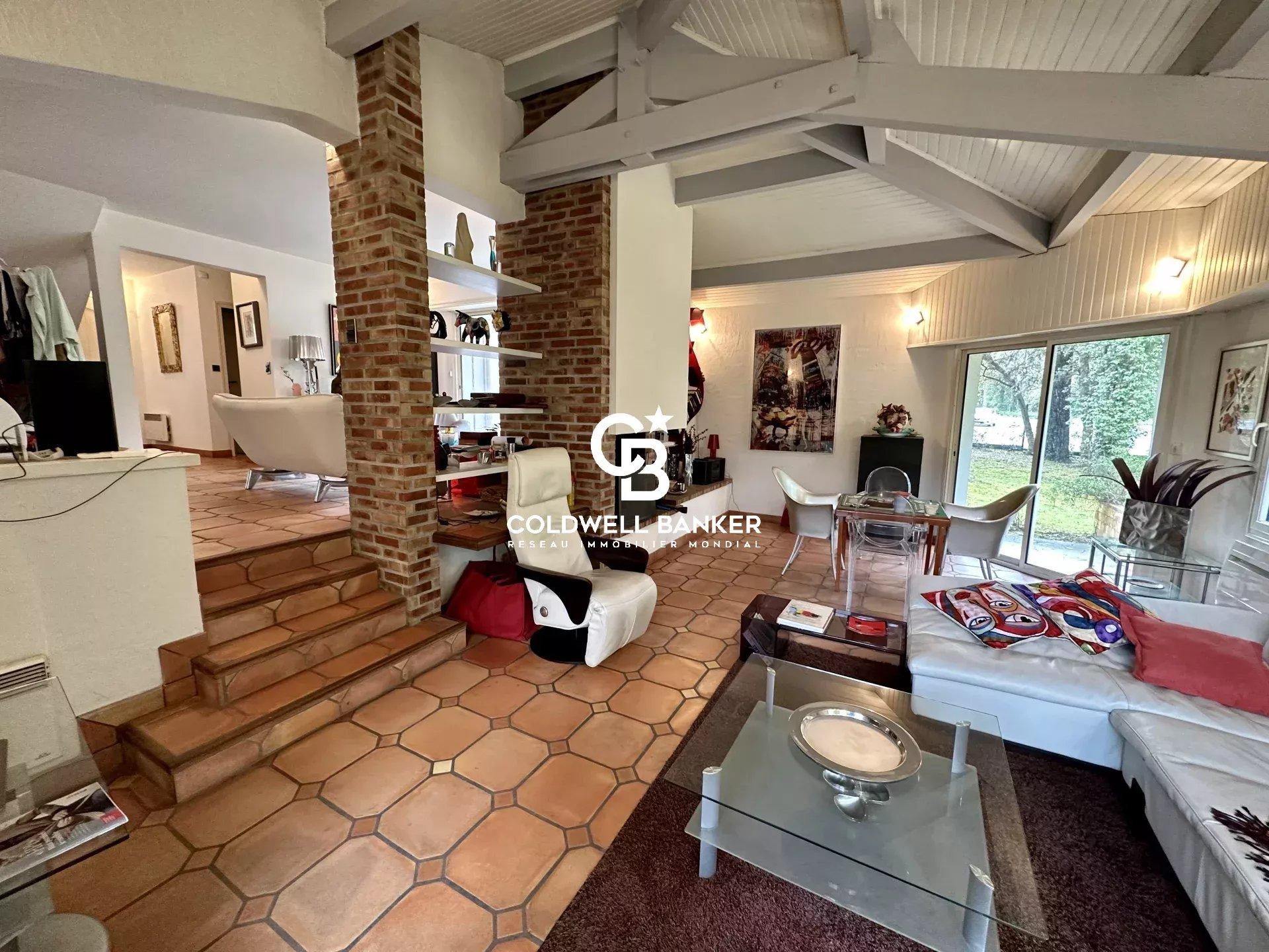 Maison à vendre à Hossegor entre golf et centre-ville - 4 chambres, grand jardin paysager
