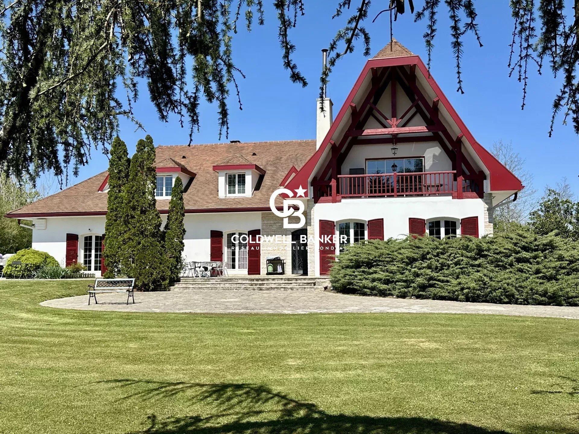 Maison à vendre à Dax - demeure de 450 m², rénovée, 3 appartements et parc arboré