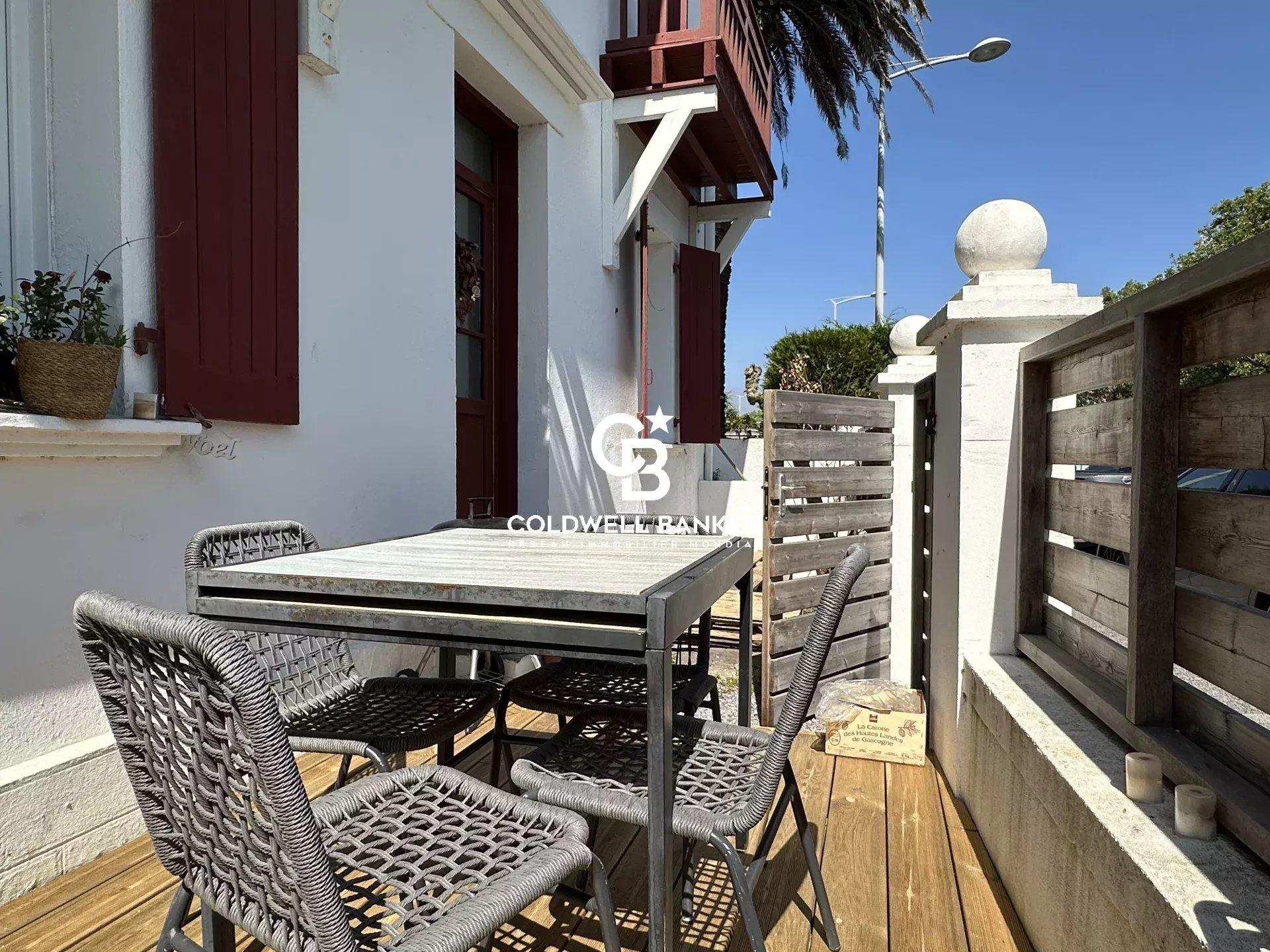 Appartement entièrement rénové à vendre Anglet - avec terrasse, proche commodités