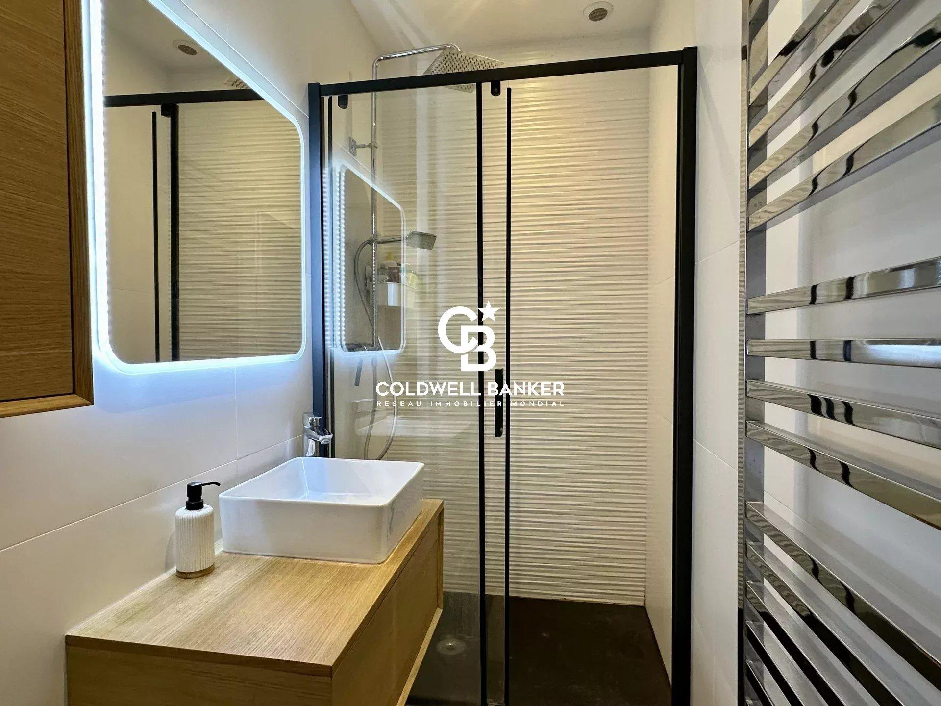 Appartement lumineux au dernier étage à vendre Anglet - avec mezzanine et deux balcons