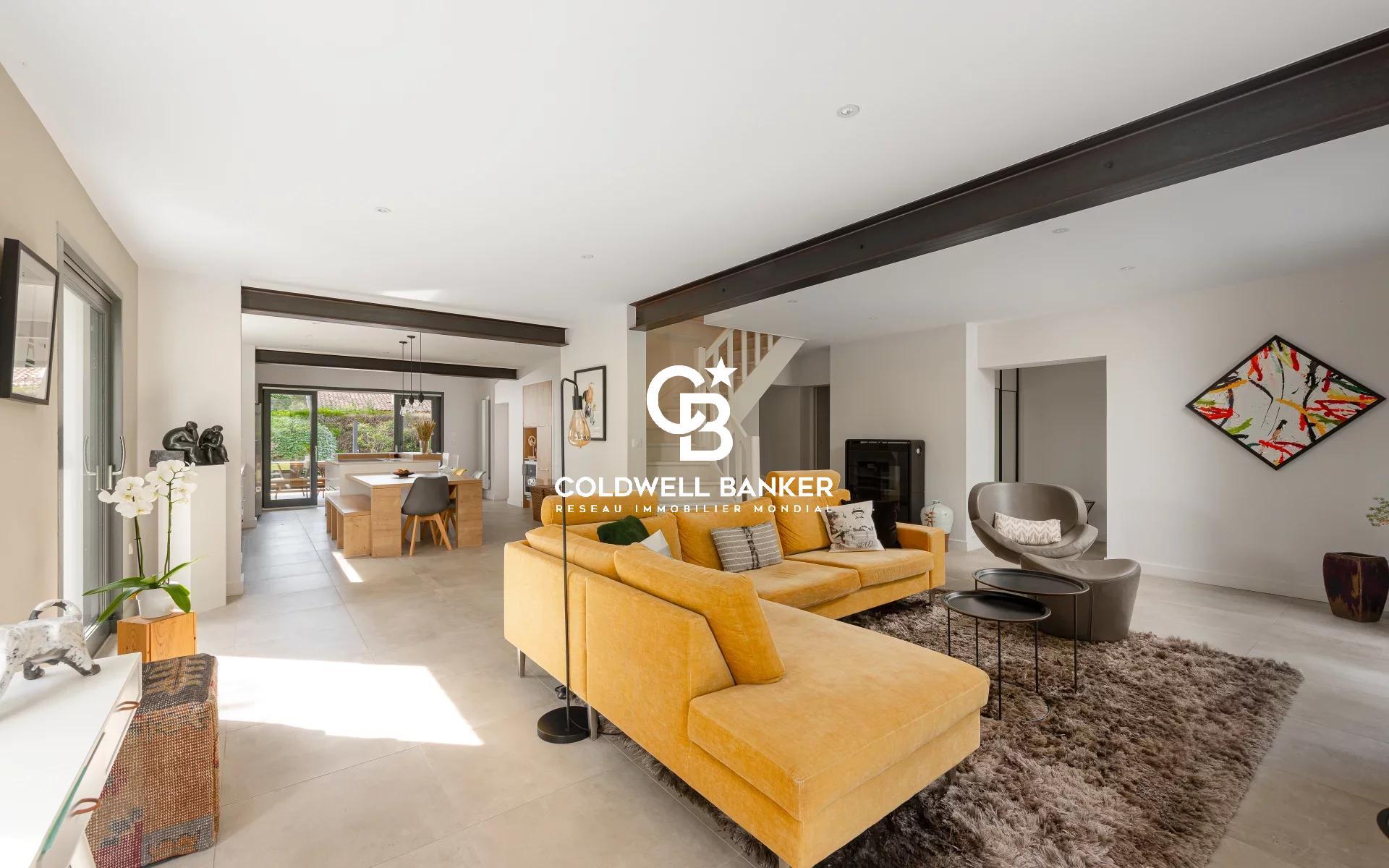 Maison à vendre à Hossegor - 180 m², piscine chauffée, 4 chambres, terrain 1 500 m²