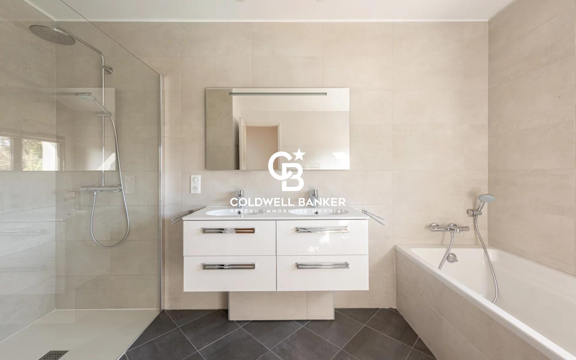 Maison à vendre à Hossegor - 180 m², piscine chauffée, 4 chambres, terrain 1 500 m²