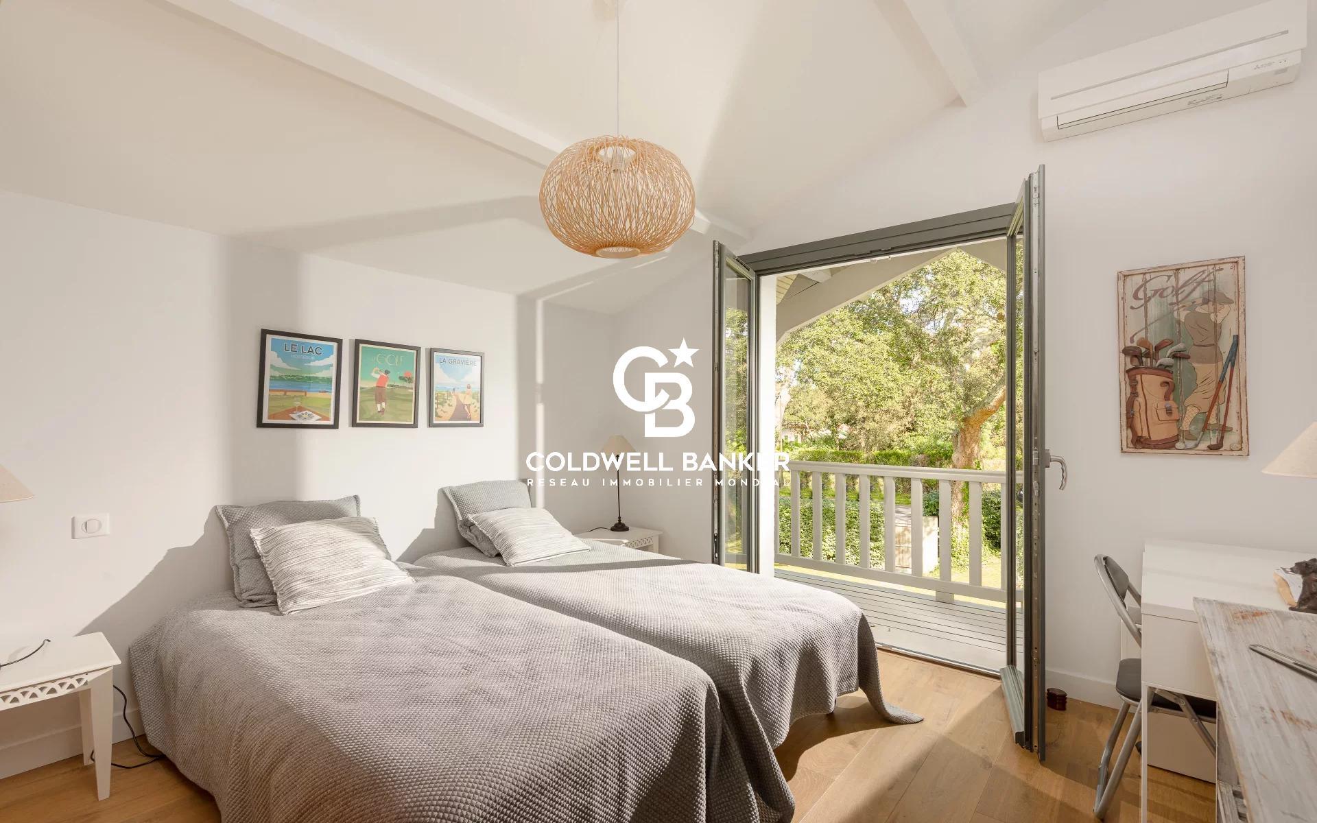 Maison à vendre à Hossegor - 180 m², piscine chauffée, 4 chambres, terrain 1 500 m²