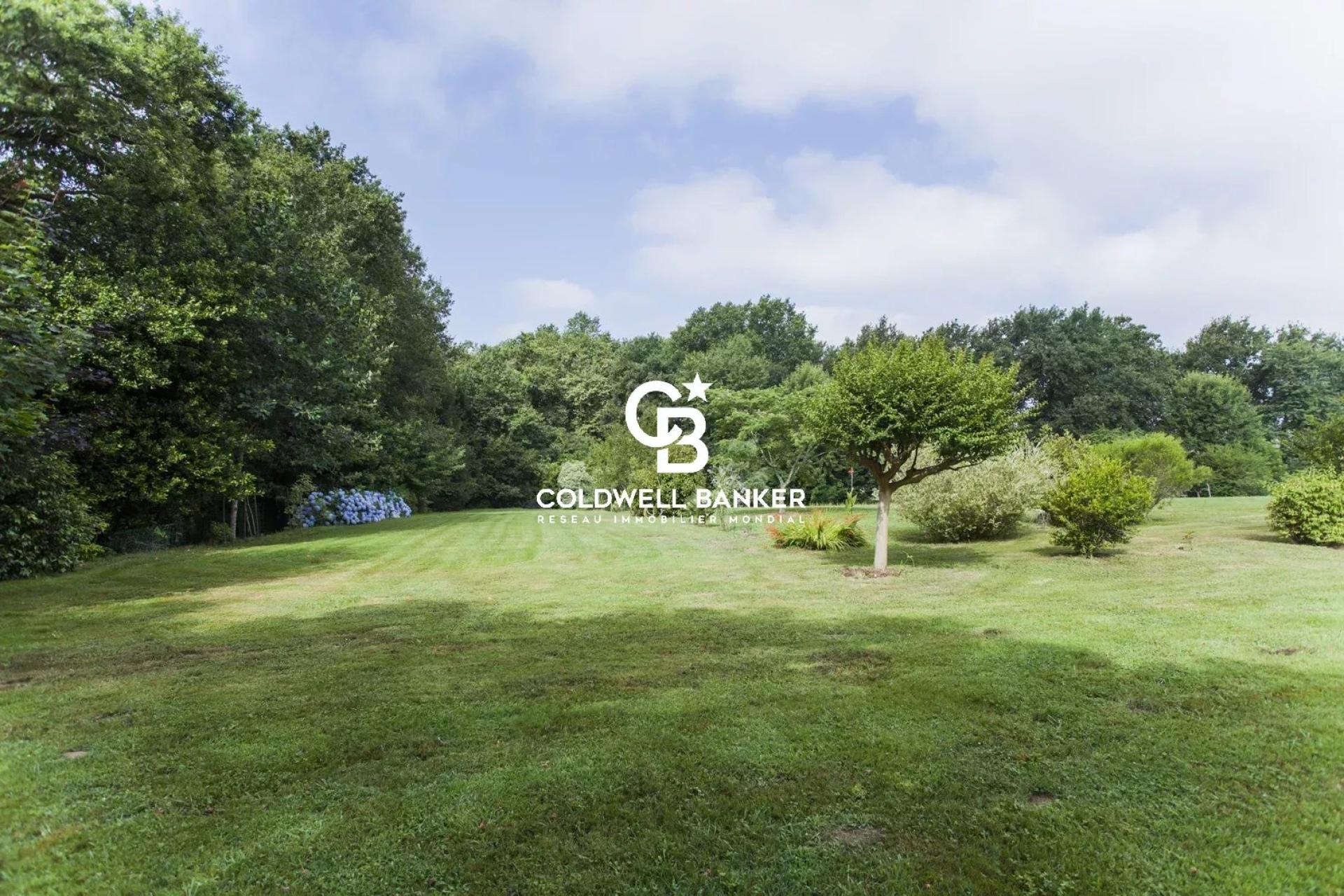 Propriété à vendre dans les Landes - 2,7 ha avec piscine, à 15 minutes de Bayonne