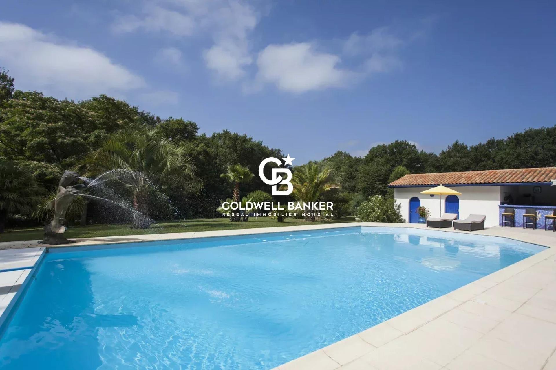 Propriété à vendre dans les Landes - 2,7 ha avec piscine, à 15 minutes de Bayonne