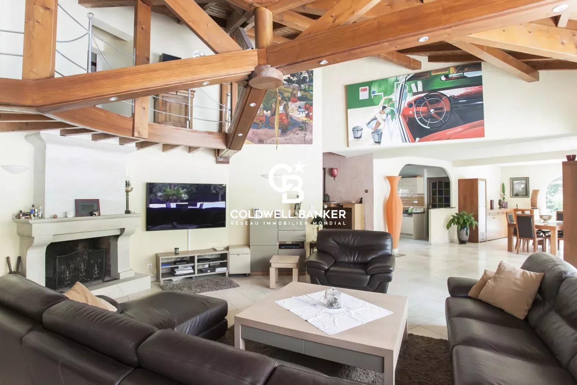 Propriété à vendre dans les Landes - 2,7 ha avec piscine, à 15 minutes de Bayonne