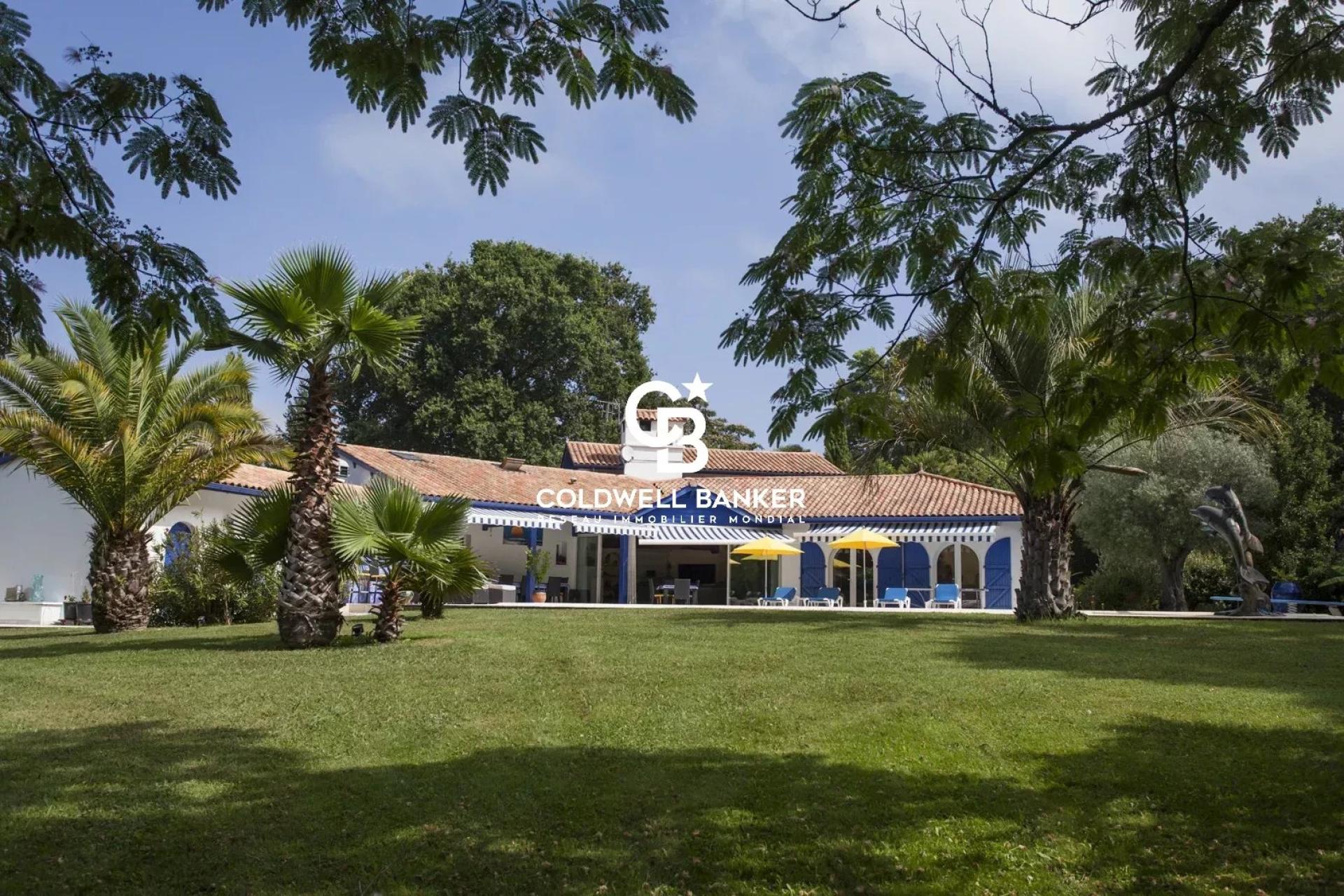 Propriété à vendre dans les Landes - 2,7 ha avec piscine, à 15 minutes de Bayonne