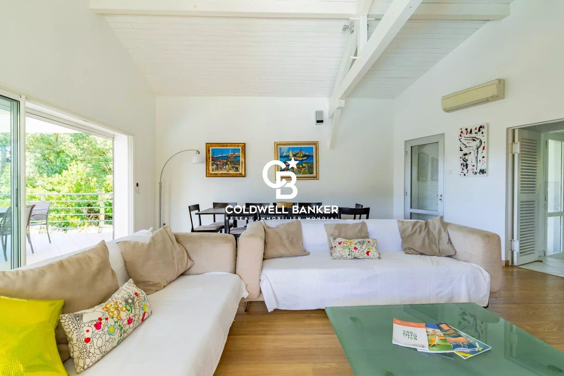 Maison à vendre à Hossegor - villa T6 avec piscine, entre lac et océan