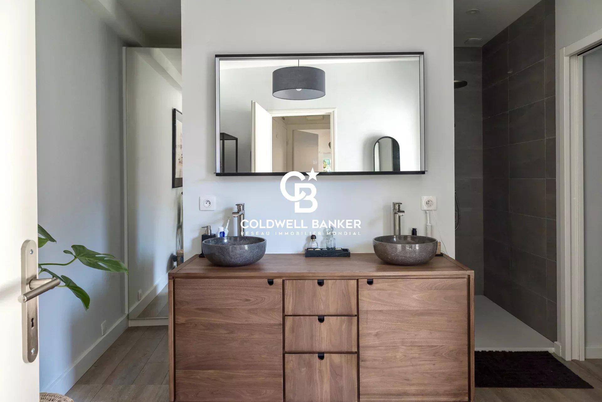 Villa à vendre à Hossegor – rénovée, centre-ville et lac à pied