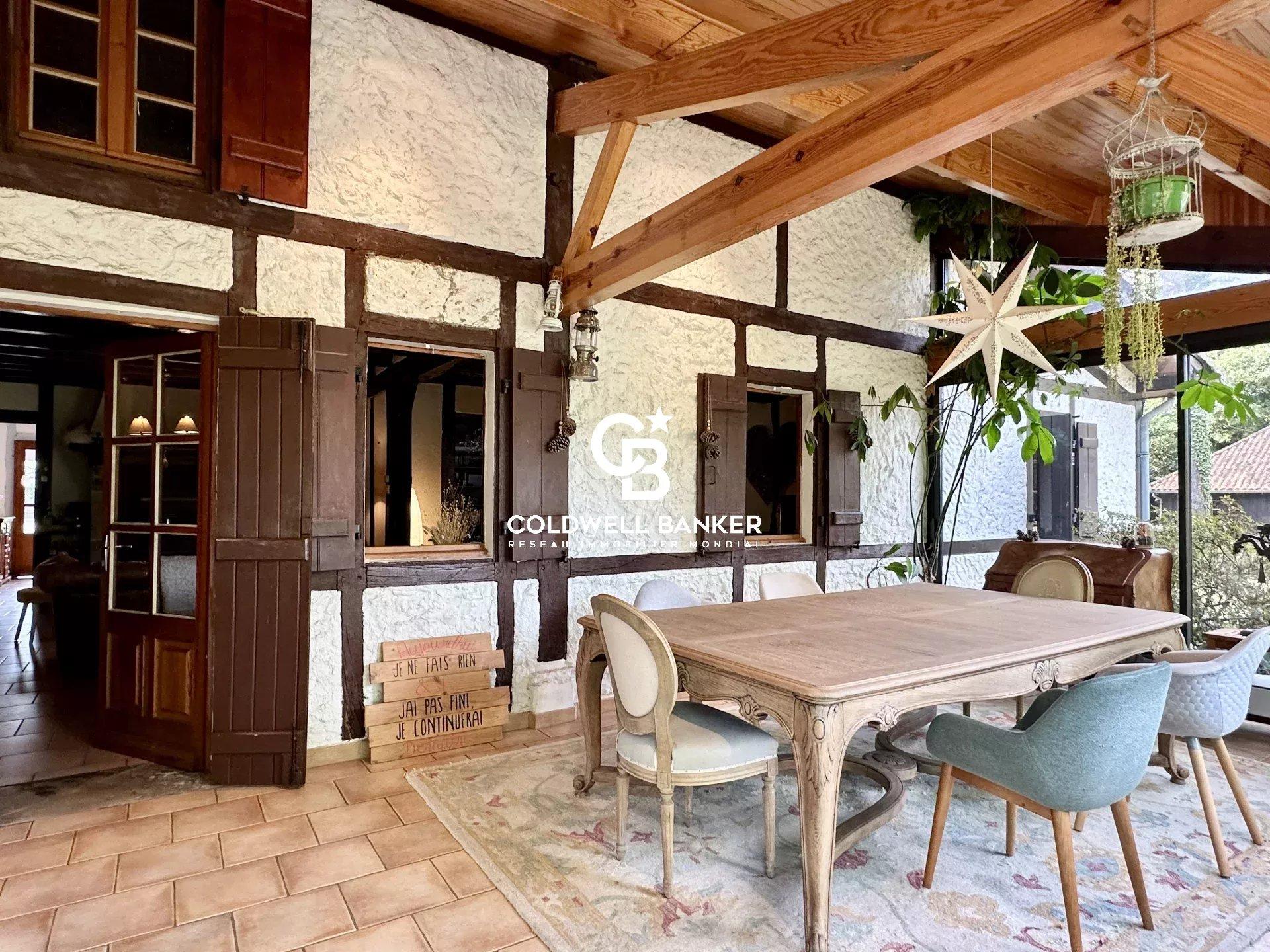 Maison à vendre à 35 minutes des plages – Airial landais avec piscine, tennis et dépendances