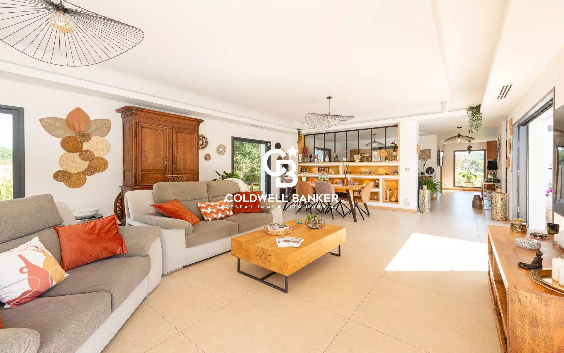 Maison à vendre à Saubrigues - contemporaine avec piscine, 4 suites