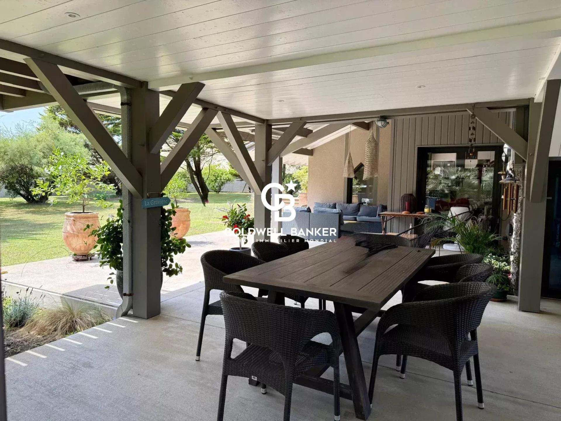 Maison d'architecte à vendre à Hossegor – à 50 mètres de la dune, proche plage et centre-ville
