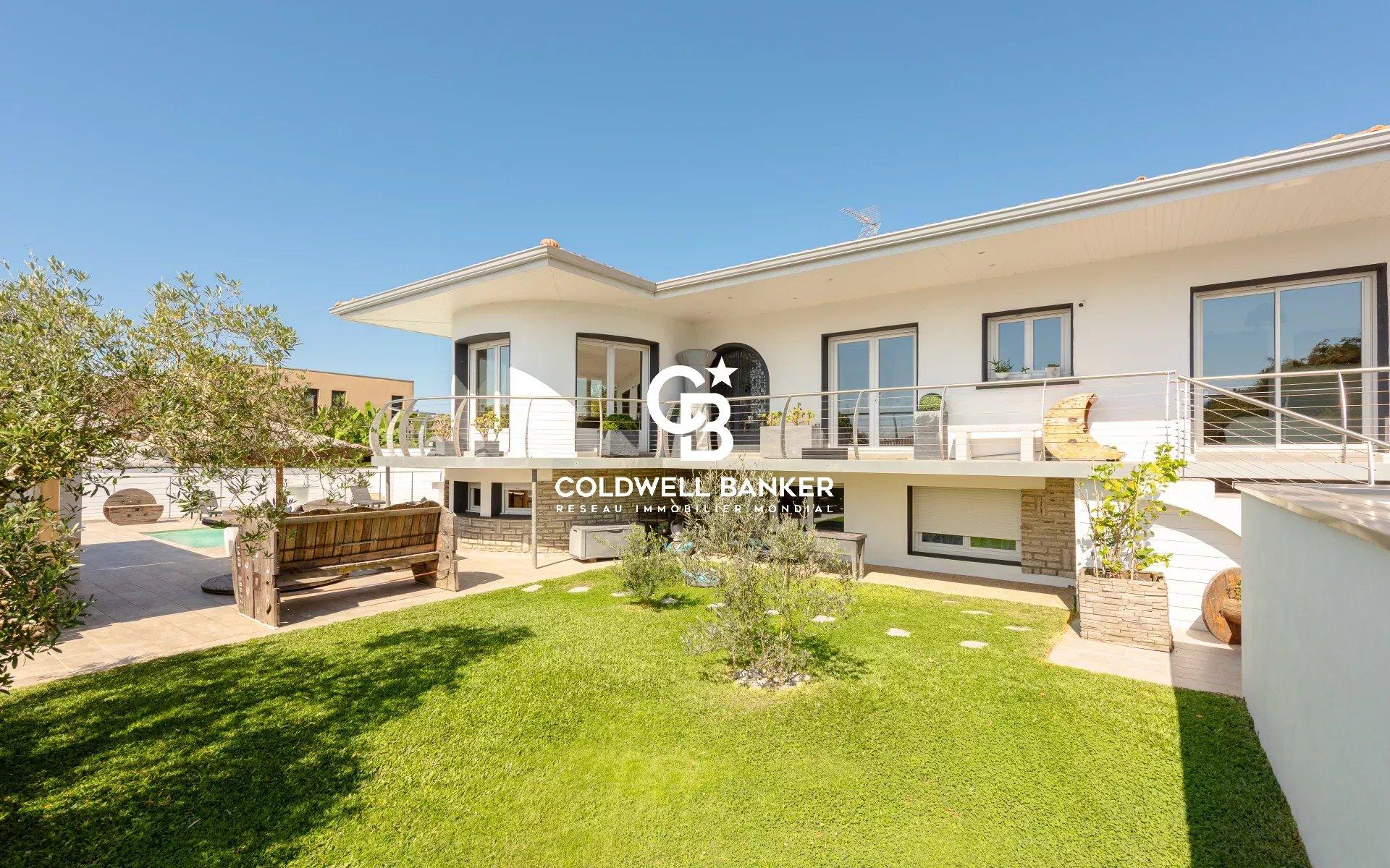 Maison à vendre à Ondres - rénovée, avec piscine et appartement indépendant