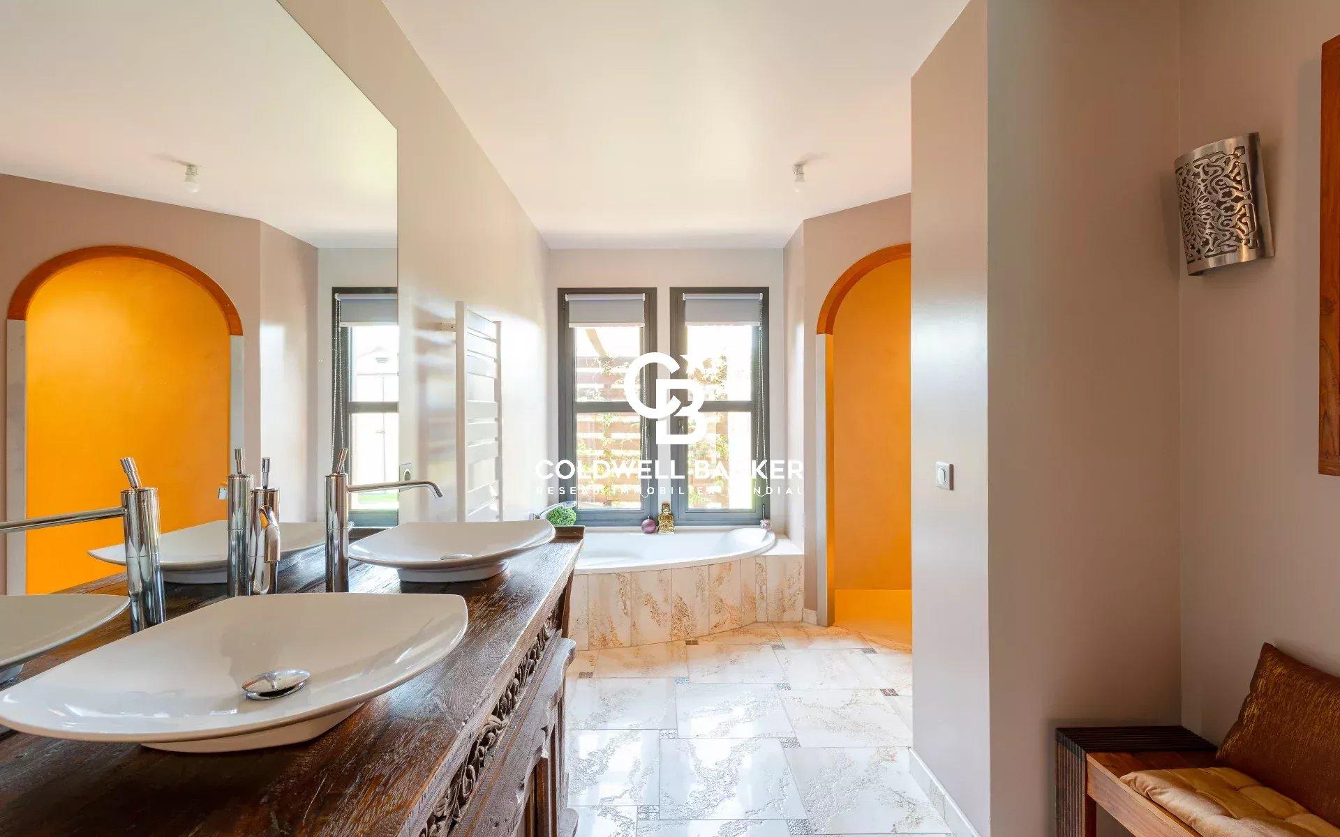 Maison à vendre à Ondres d’architecte exclusive de 225 m² avec piscine et suite parentale