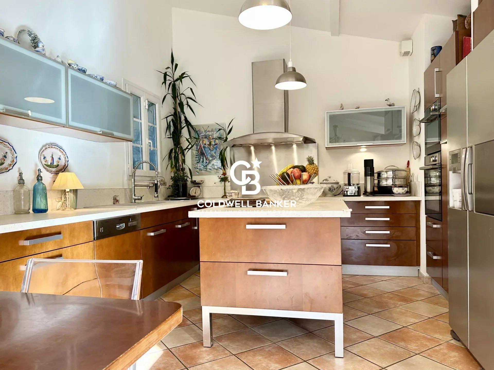 Maison à vendre à Saubrigues – demeure de charme avec jardin paysagé, piscine et six chambres