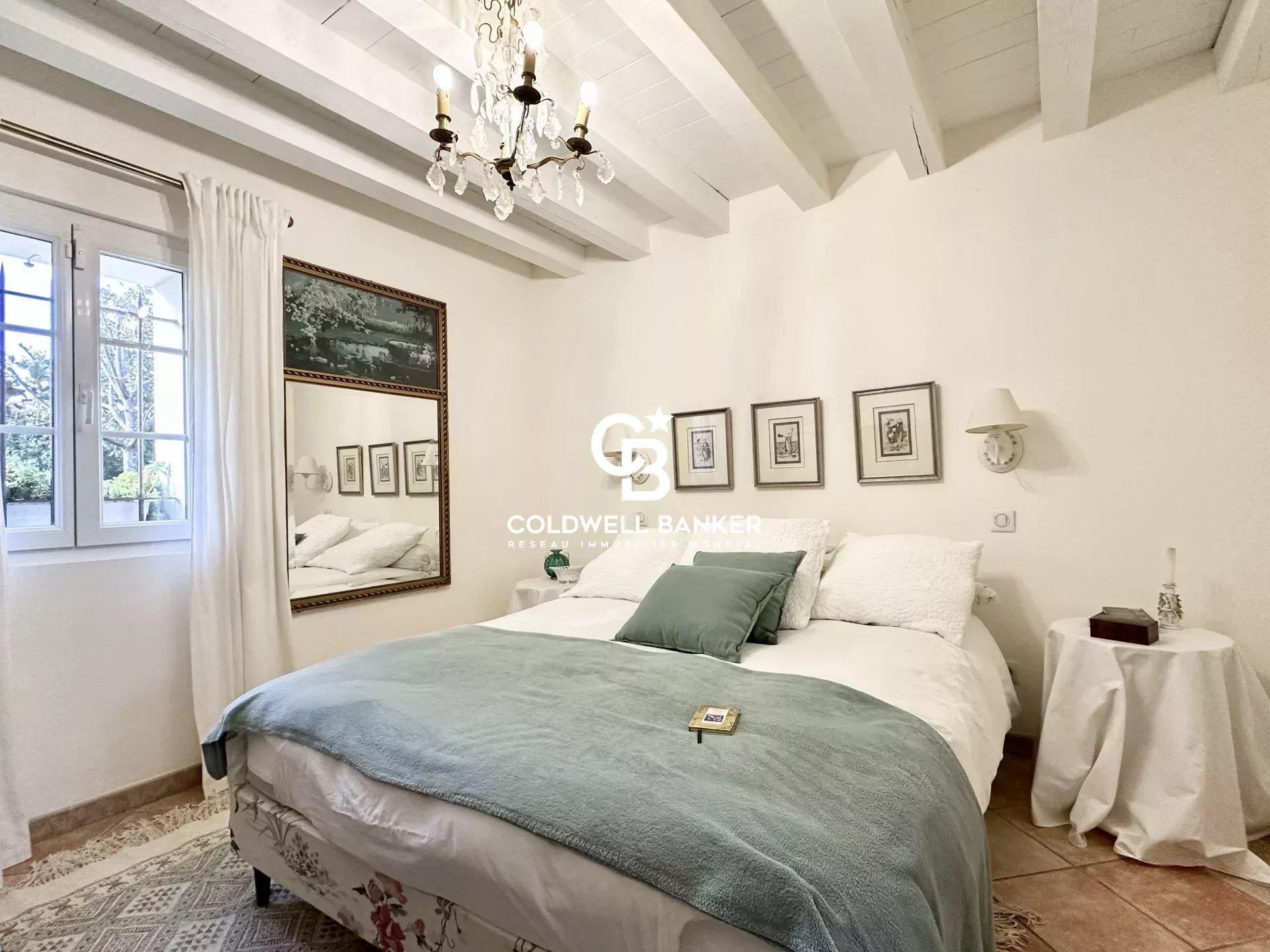 Maison à vendre à Saubrigues – demeure de charme avec jardin paysagé, piscine et six chambres