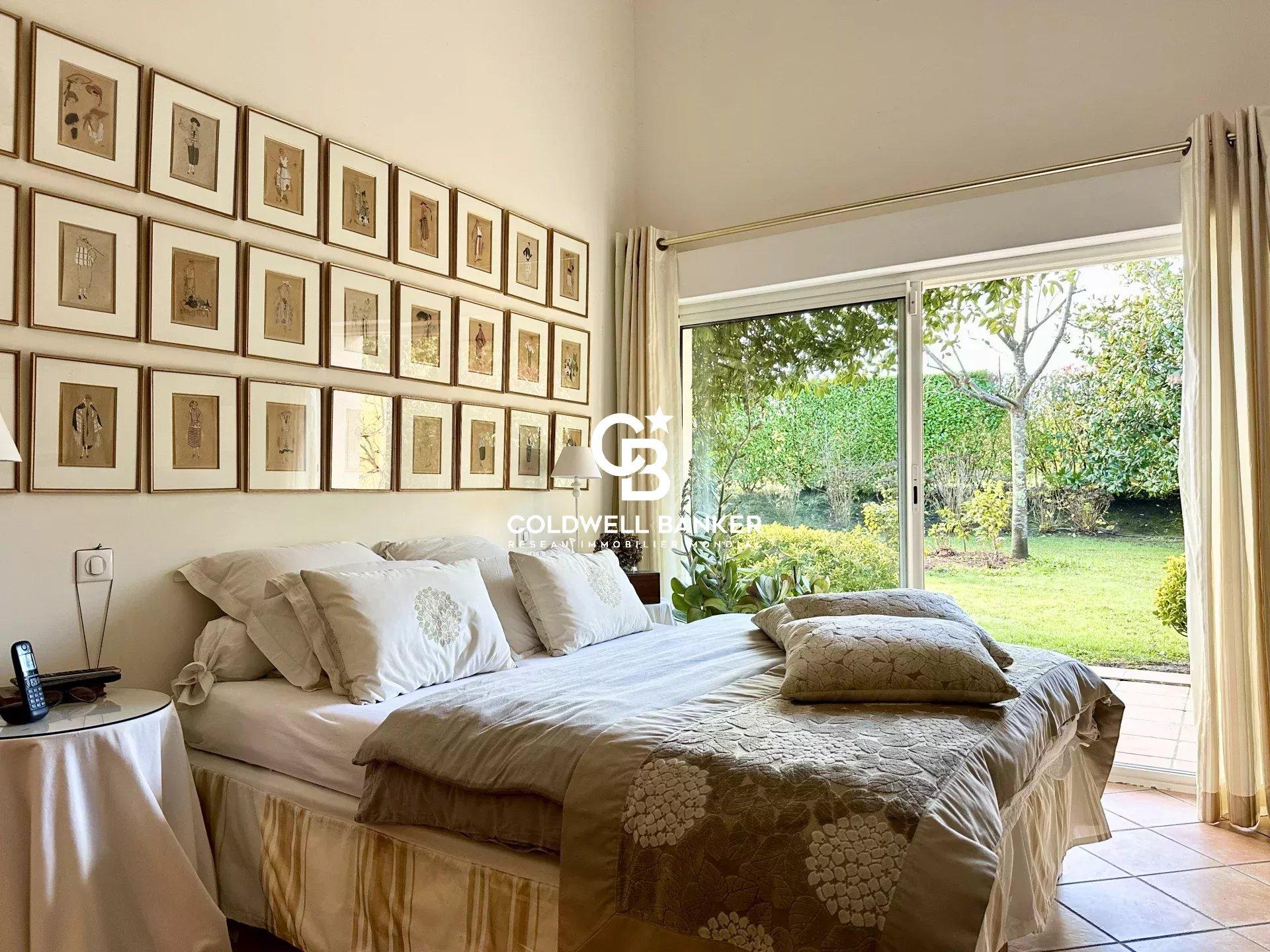 Maison à vendre à Saubrigues – demeure de charme avec jardin paysagé, piscine et six chambres