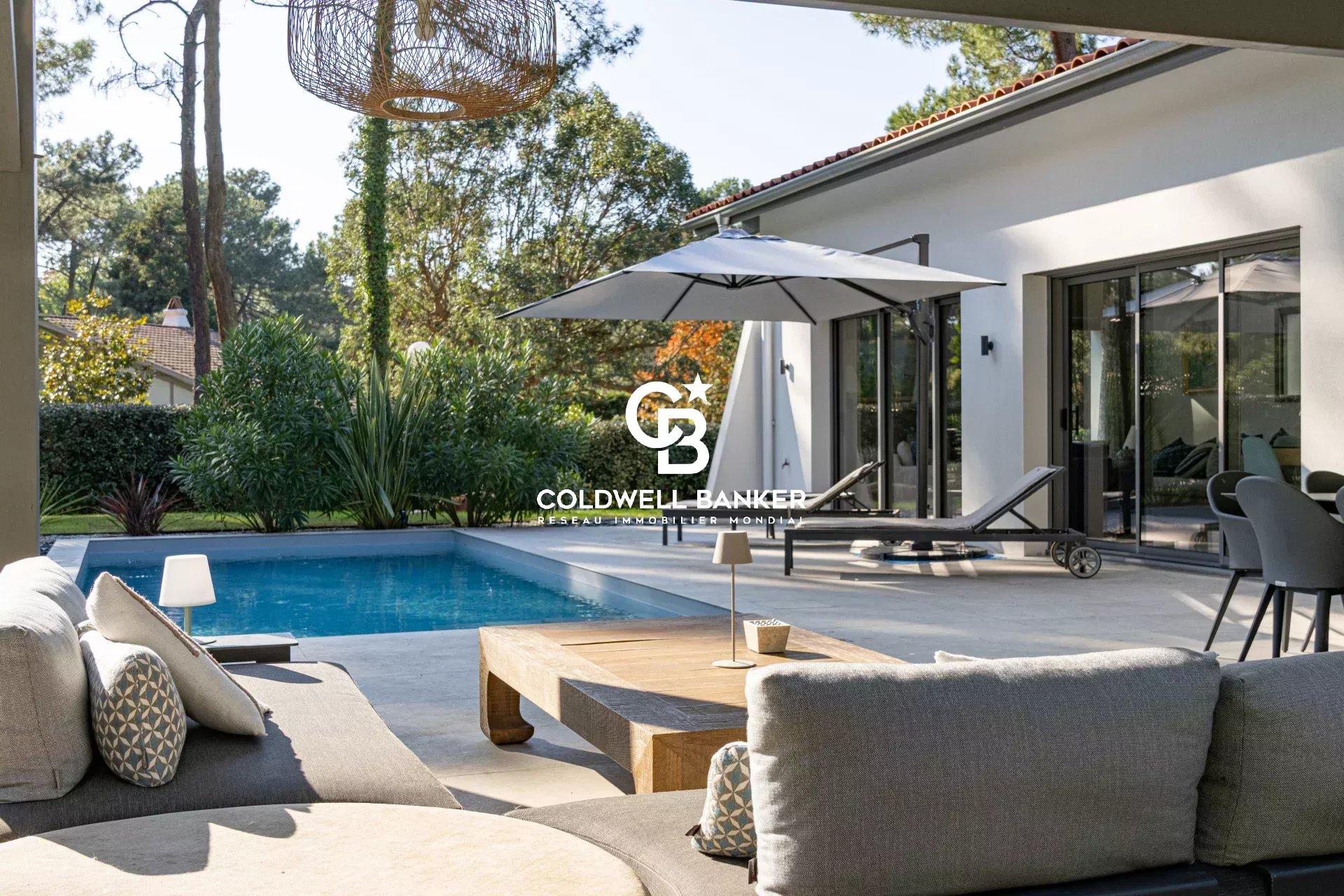 Maison à vendre à Hossegor – villa d'architecte avec 5 chambres, piscine et vue dégagée dans quartier recherché
