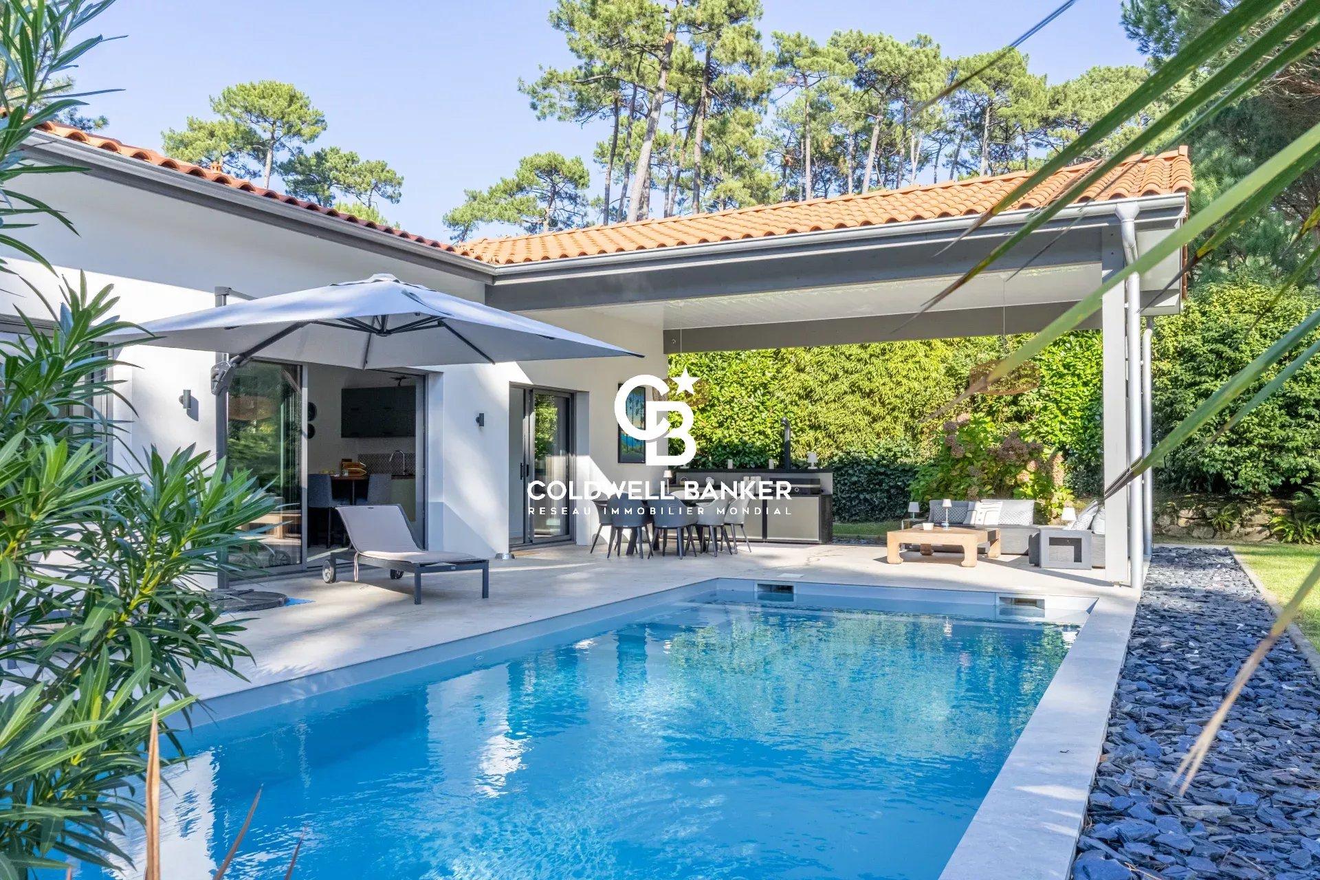 Maison à vendre à Hossegor – villa d'architecte avec 5 chambres, piscine et vue dégagée dans quartier recherché