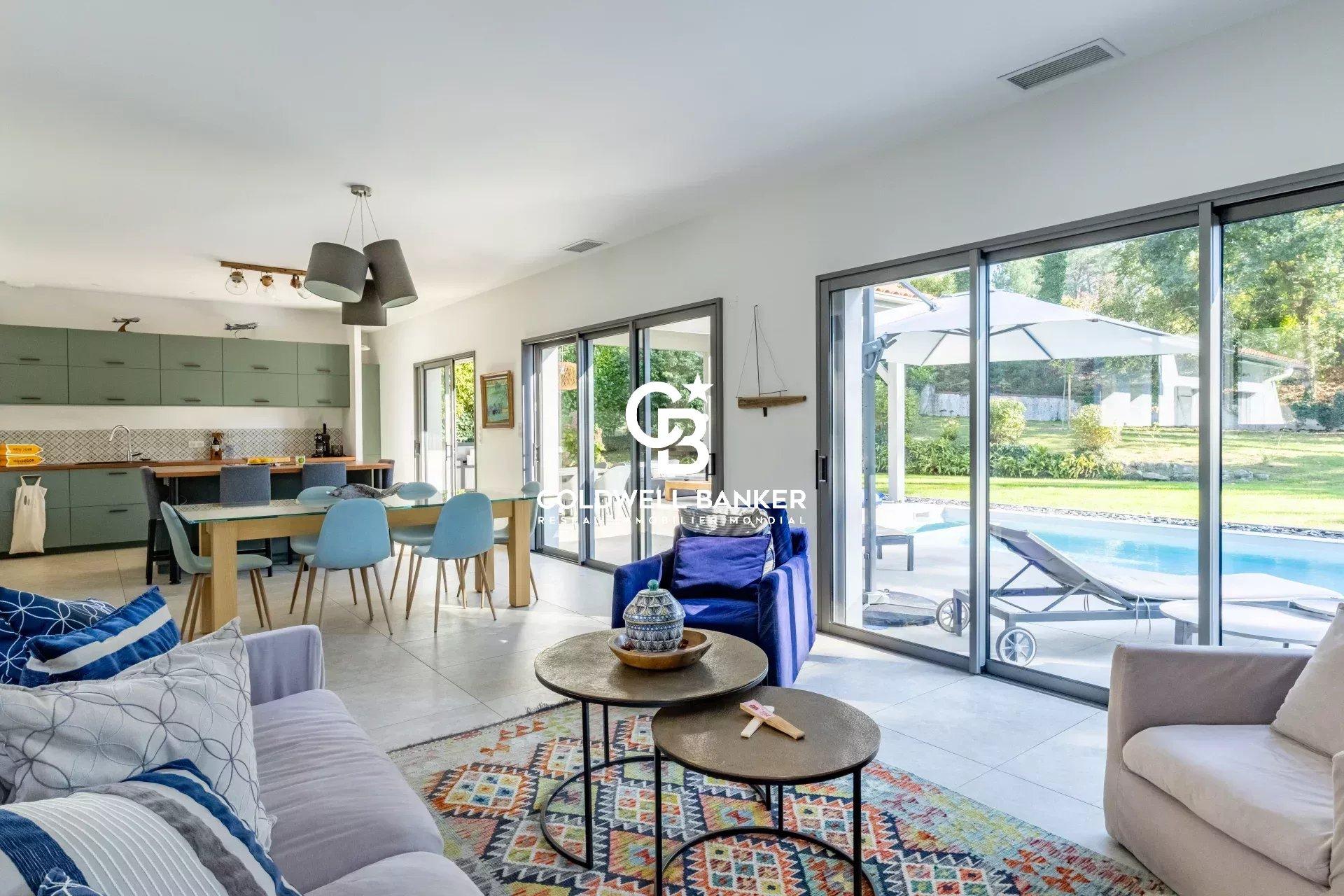 Maison à vendre à Hossegor – villa d'architecte avec 5 chambres, piscine et vue dégagée dans quartier recherché