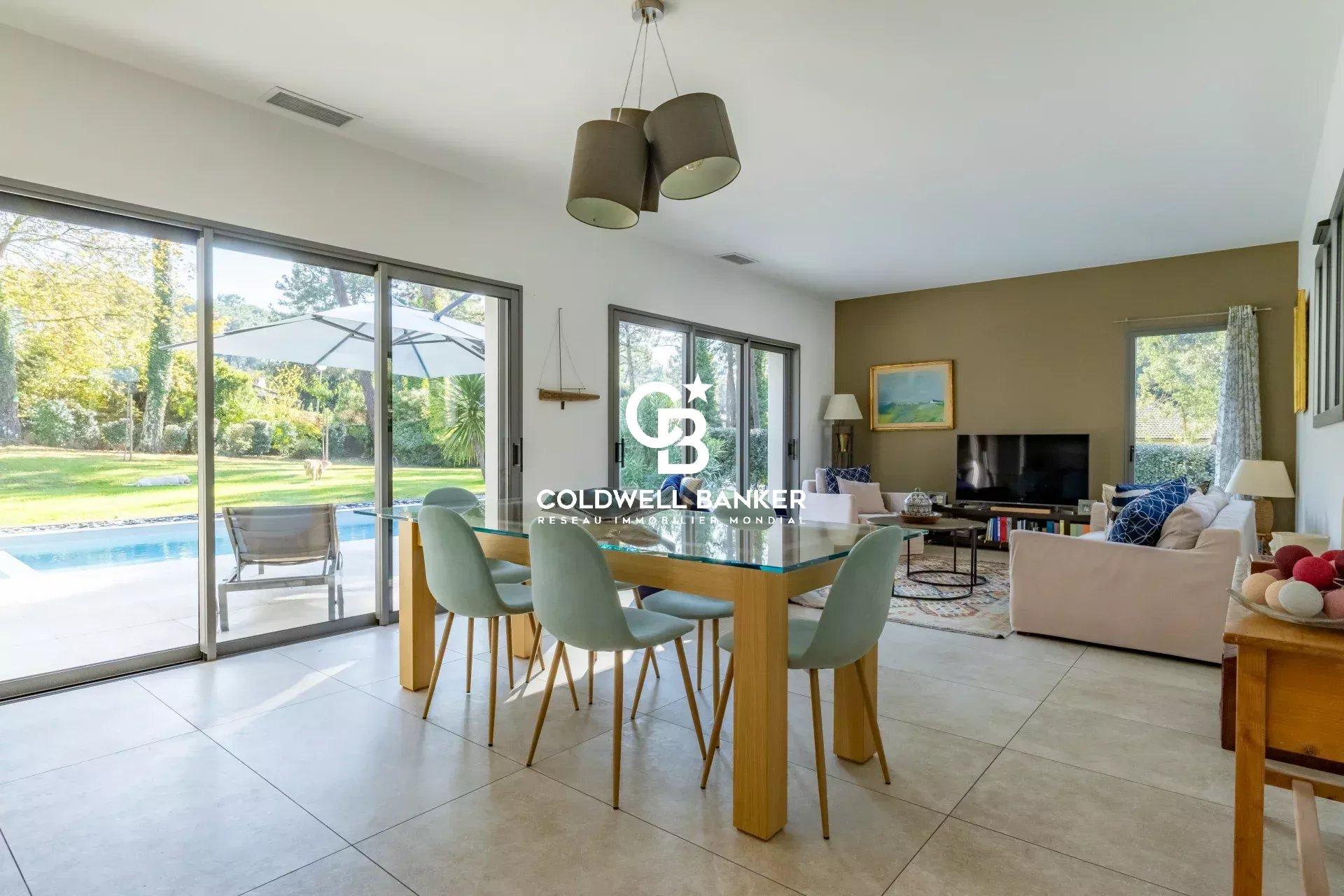Maison à vendre à Hossegor – villa d'architecte avec 5 chambres, piscine et vue dégagée dans quartier recherché