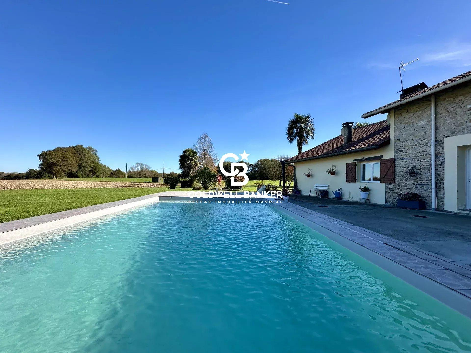 Maison à vendre à Saint-Geours-de-Maremne – ferme du XVIIIe siècle sur un parc arboré avec piscine et dépendances