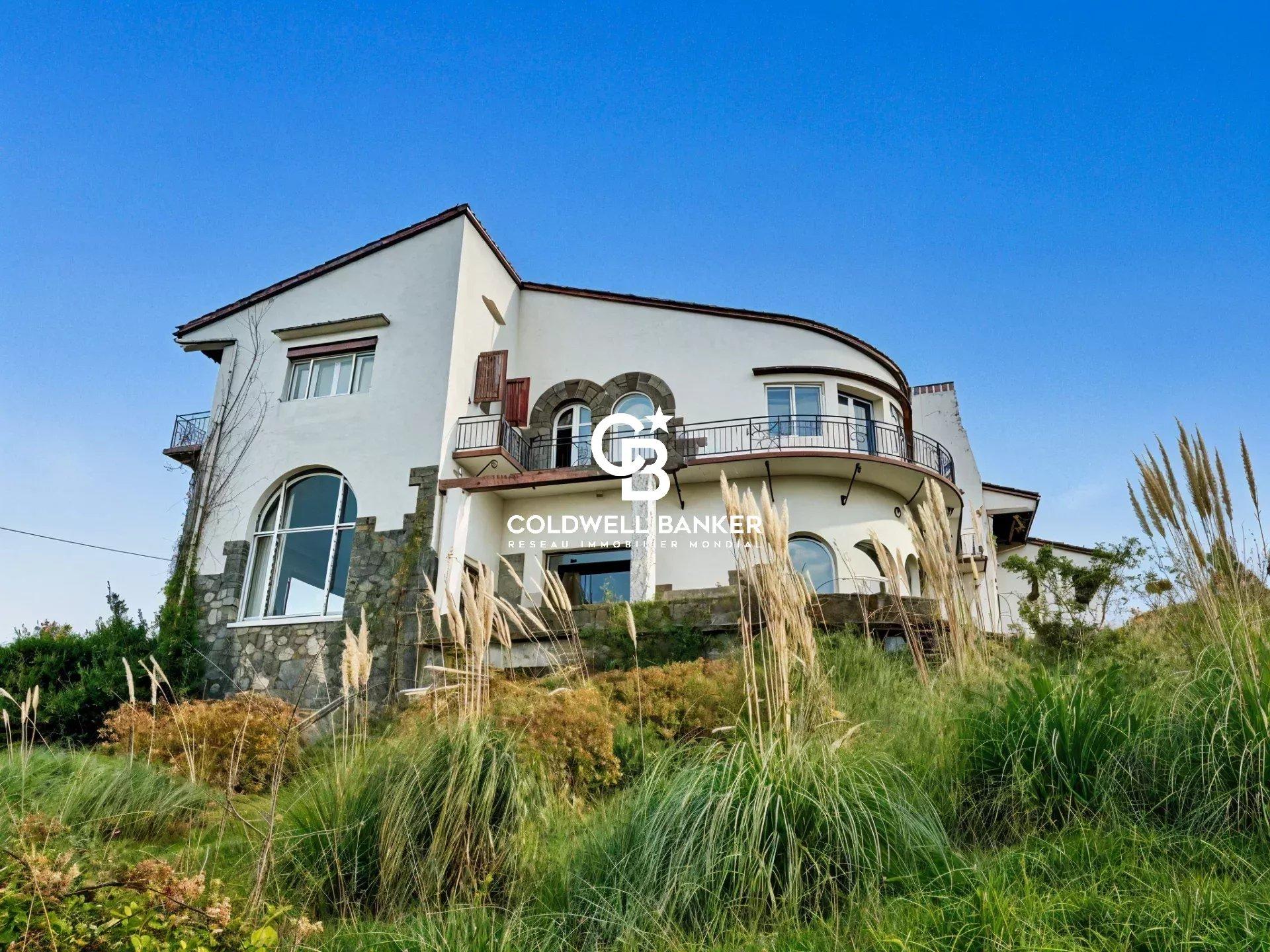 Propriété à vendre à Saint-Jean-de-Luz Golf de Chantaco  – propriété de caractère de 670 m²