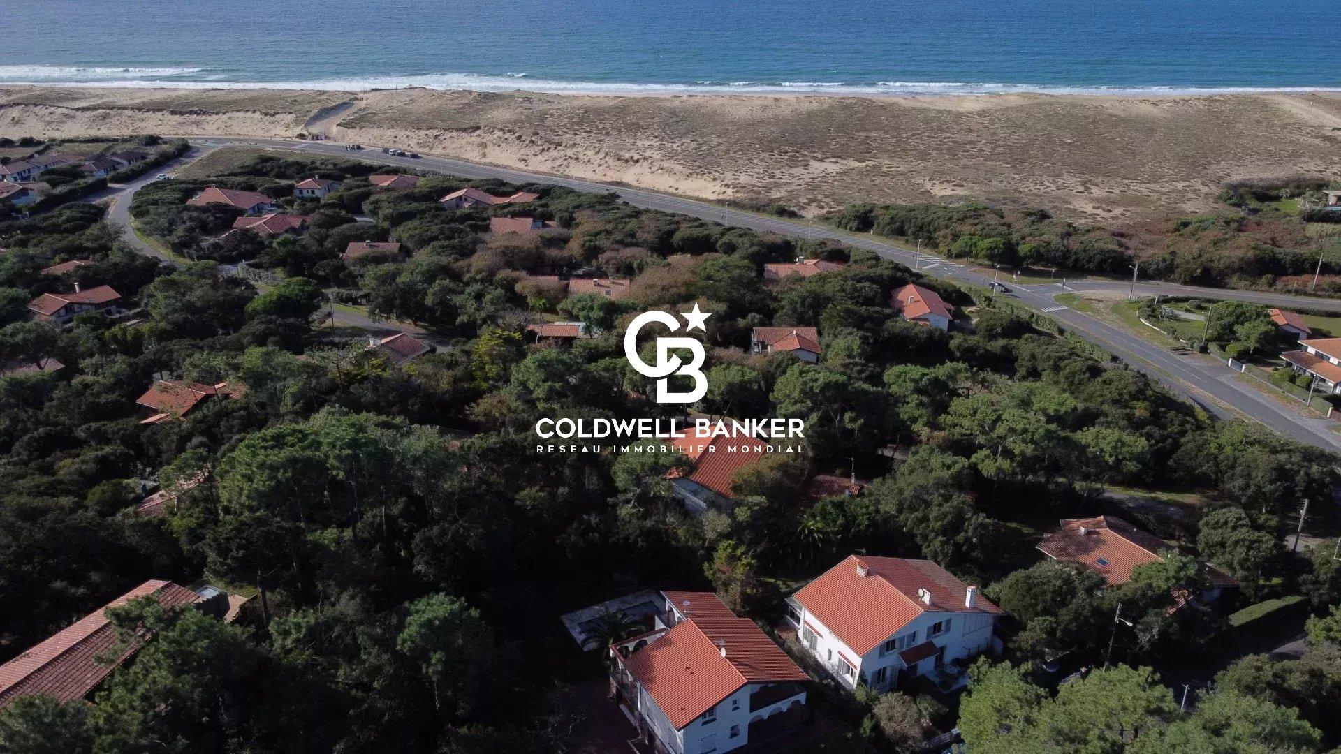 Maison à vendre à Hossegor – d’architecte proche plages et lac, 7 chambres, piscine et grand jardin
